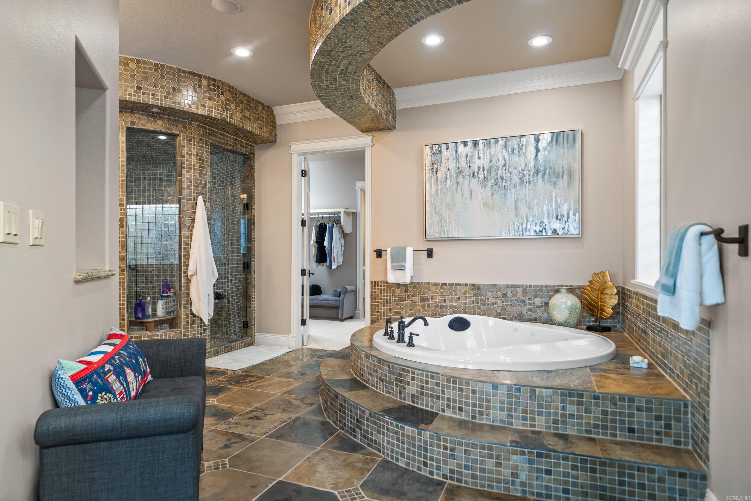 PARADISE LAKE VILLAGE TOWNHOME - Residential