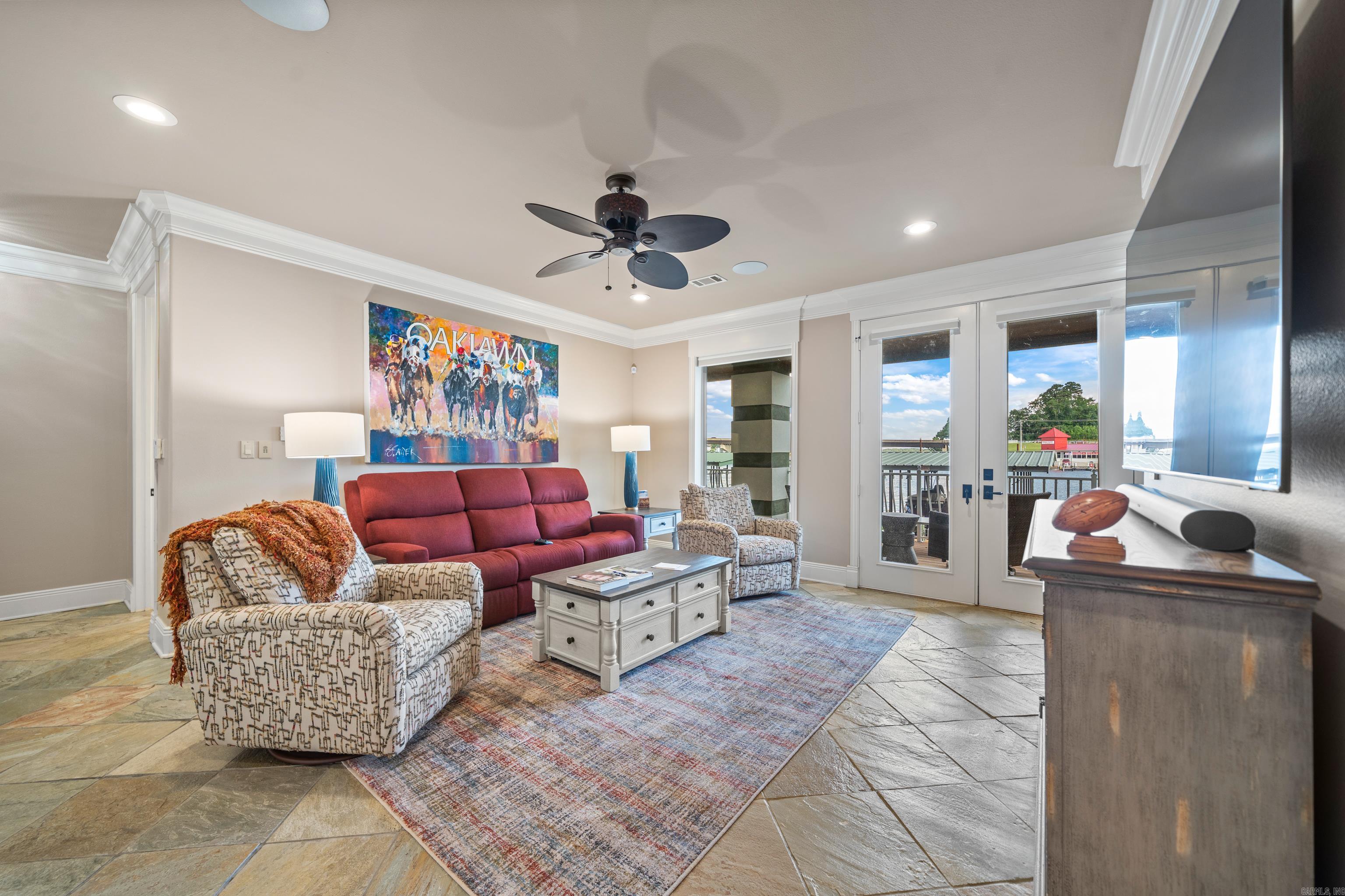 PARADISE LAKE VILLAGE TOWNHOME - Residential