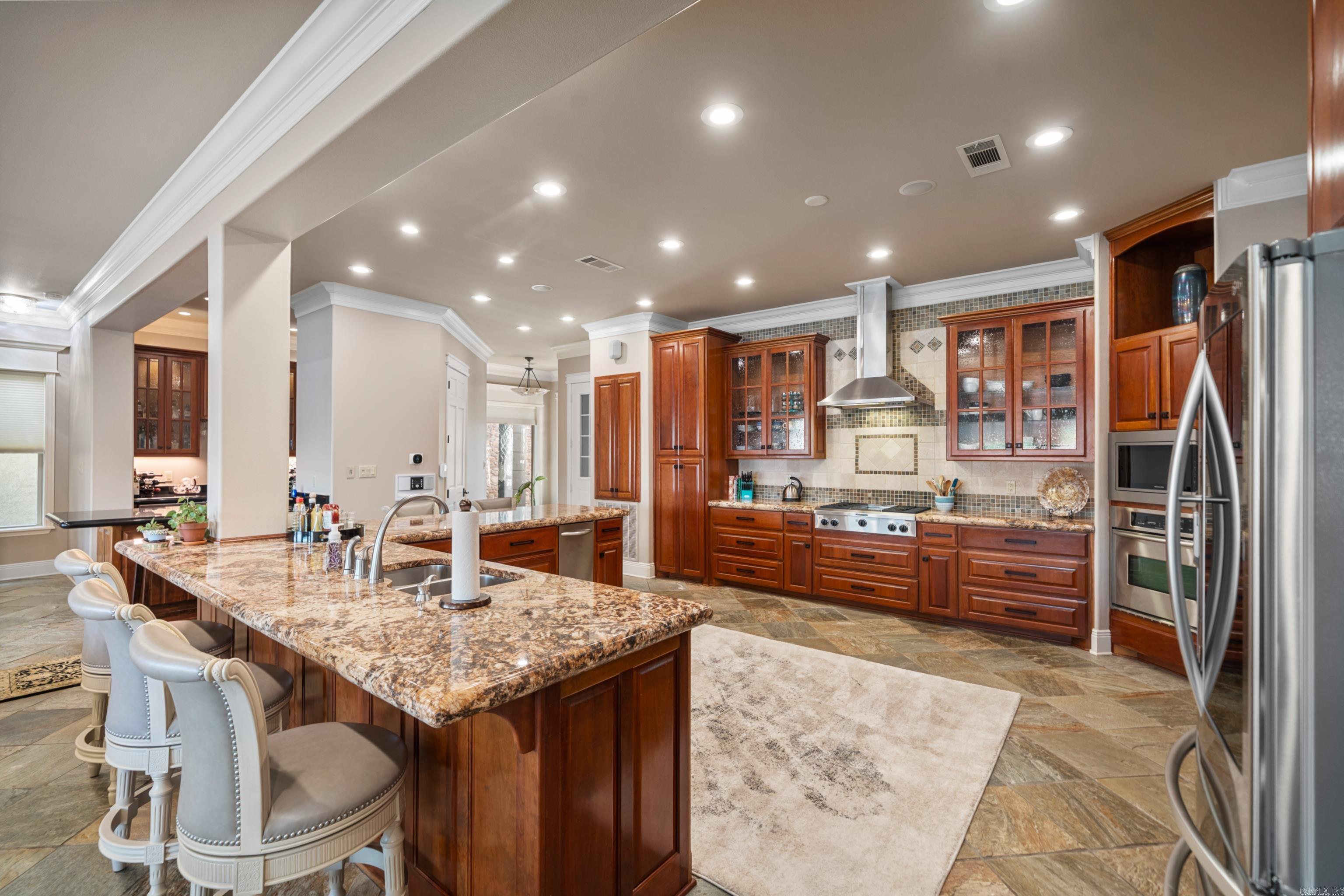 PARADISE LAKE VILLAGE TOWNHOME - Residential