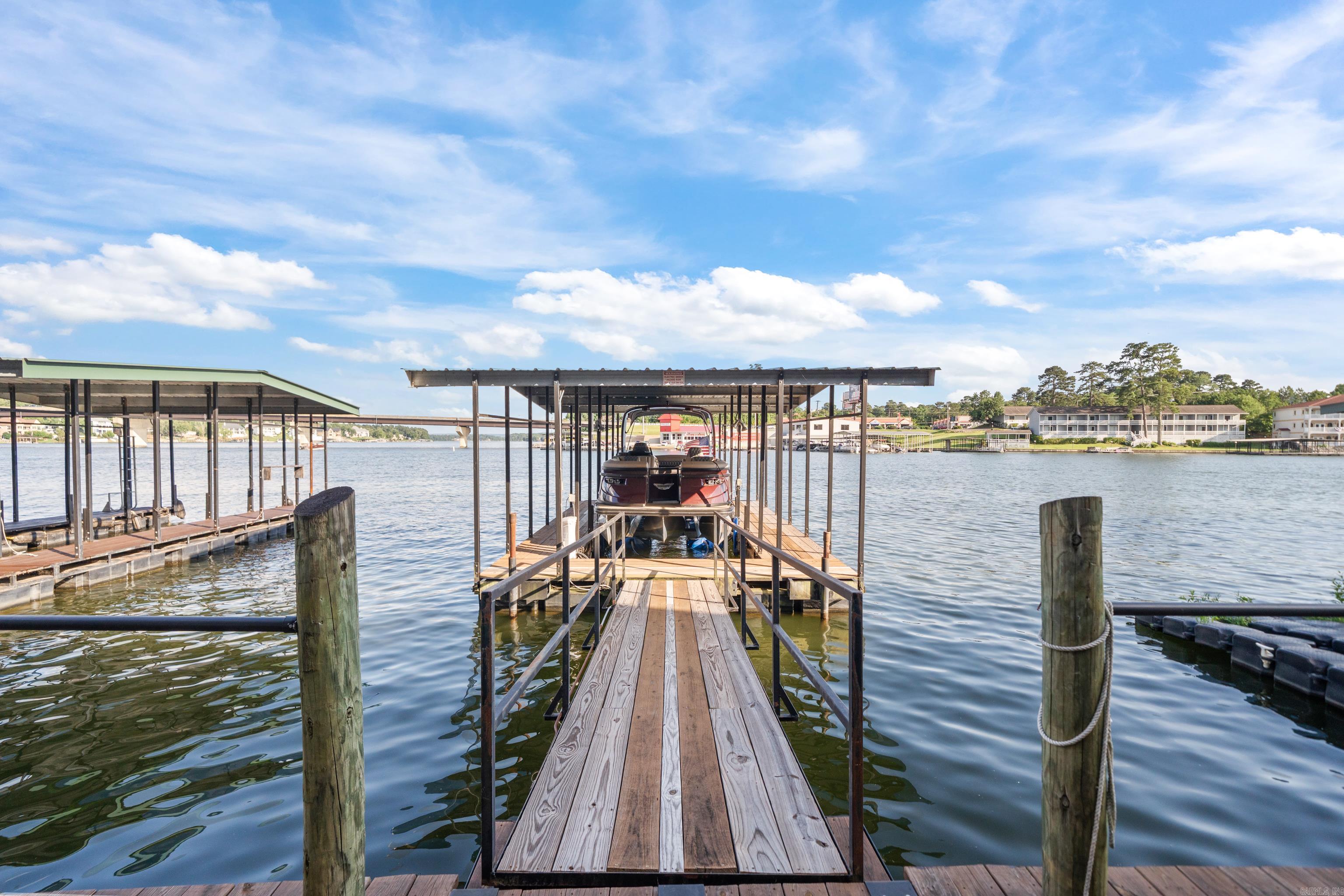 PARADISE LAKE VILLAGE TOWNHOME - Residential