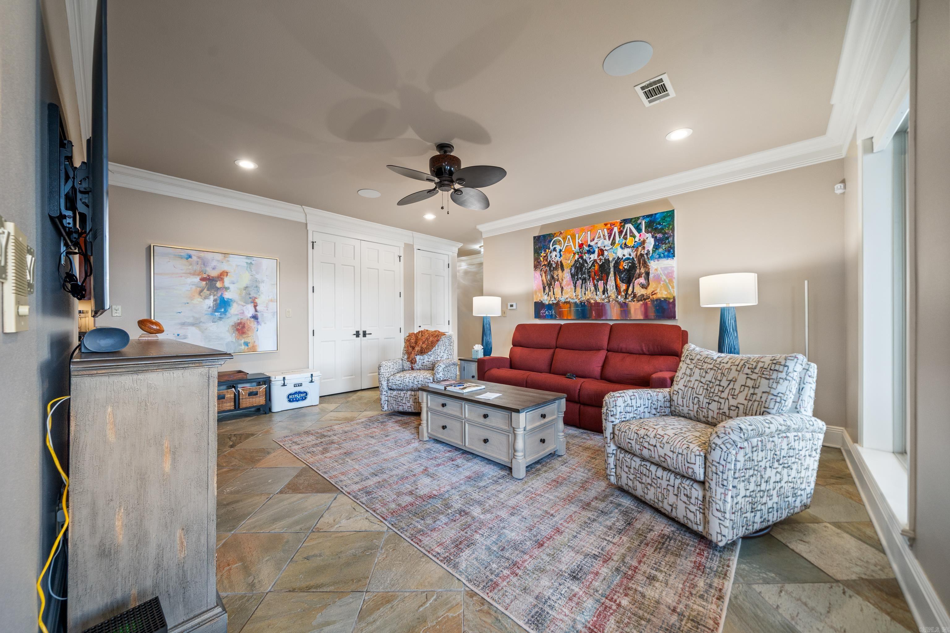 PARADISE LAKE VILLAGE TOWNHOME - Residential