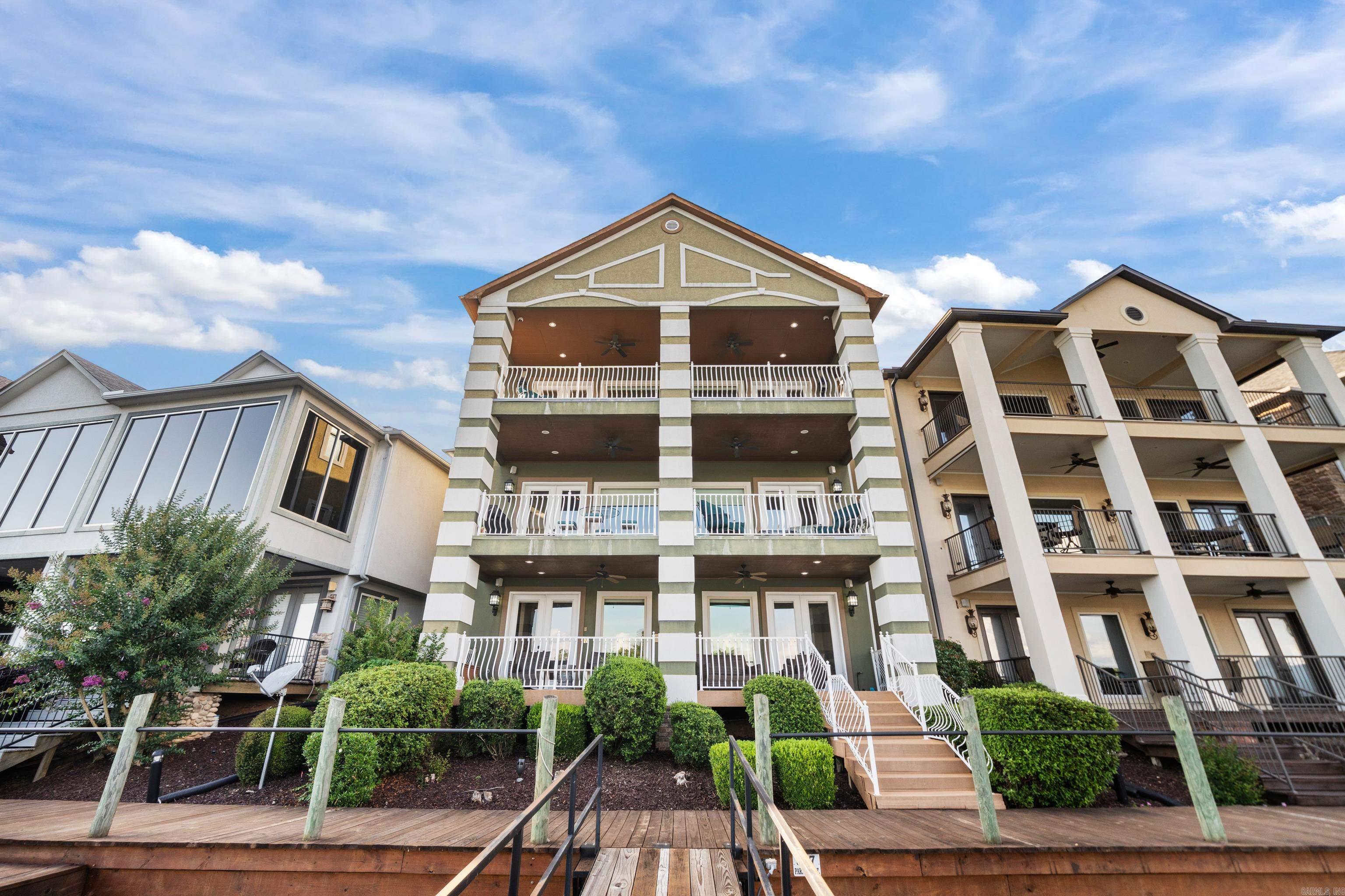 PARADISE LAKE VILLAGE TOWNHOME - Residential