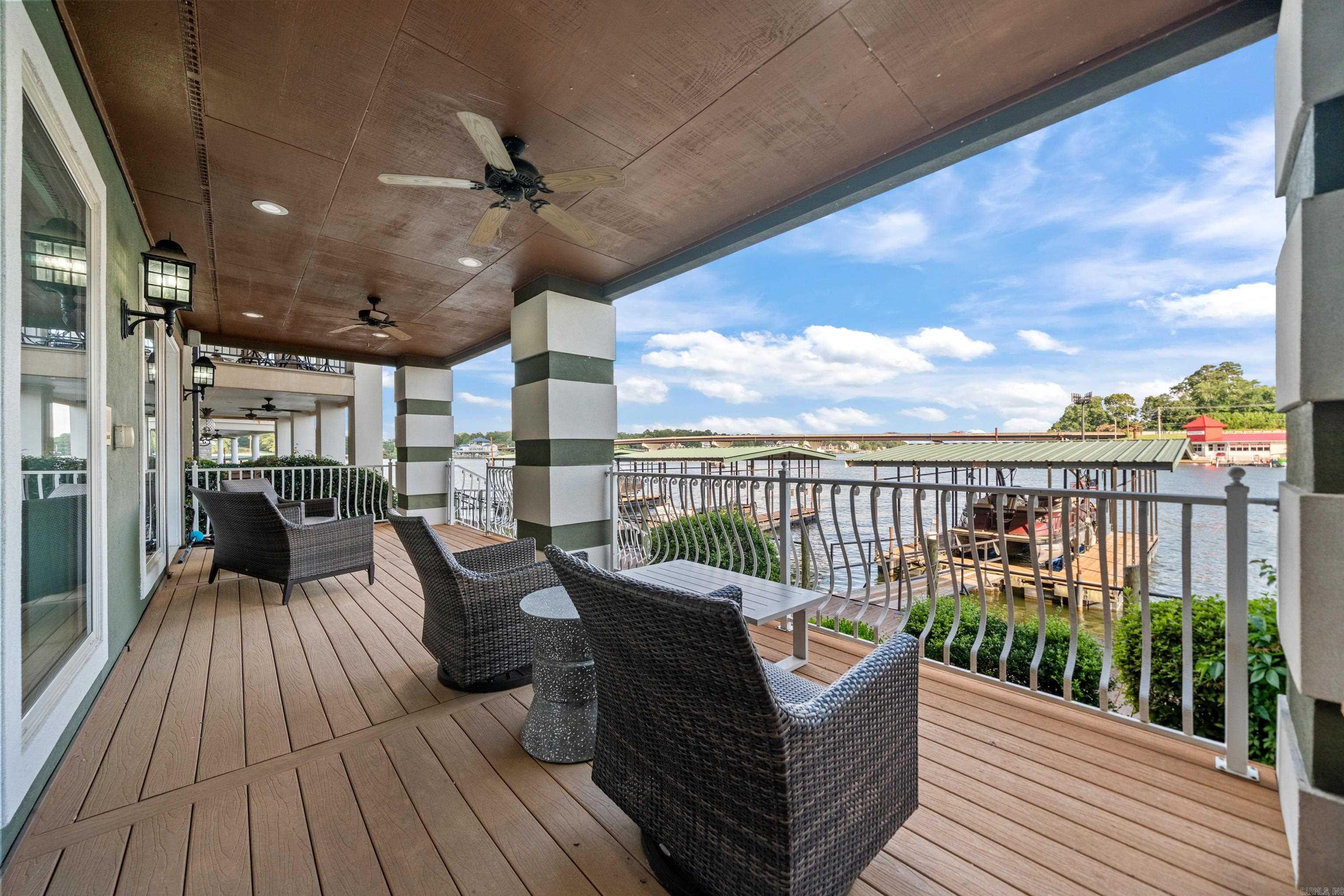 PARADISE LAKE VILLAGE TOWNHOME - Residential