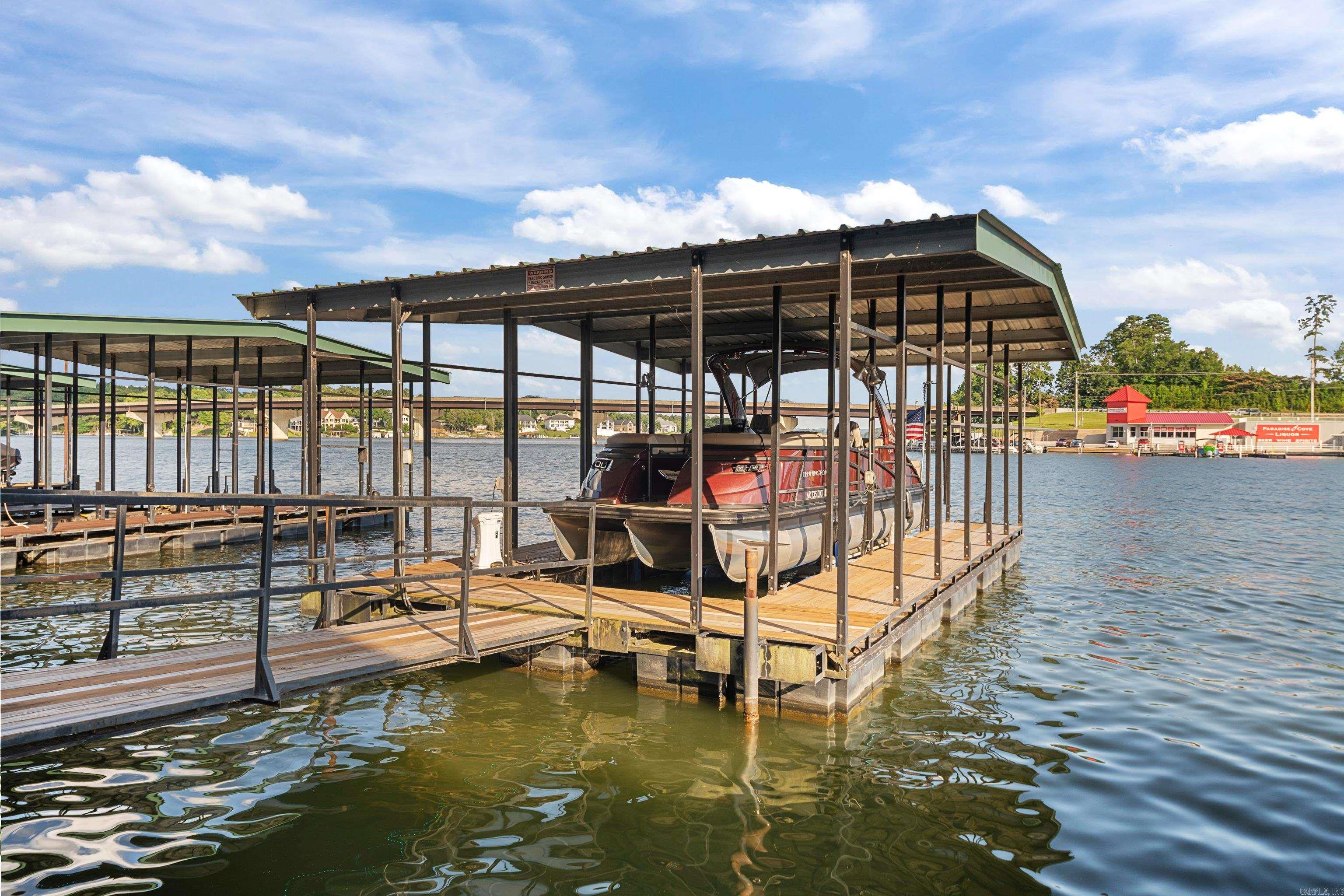 PARADISE LAKE VILLAGE TOWNHOME - Residential