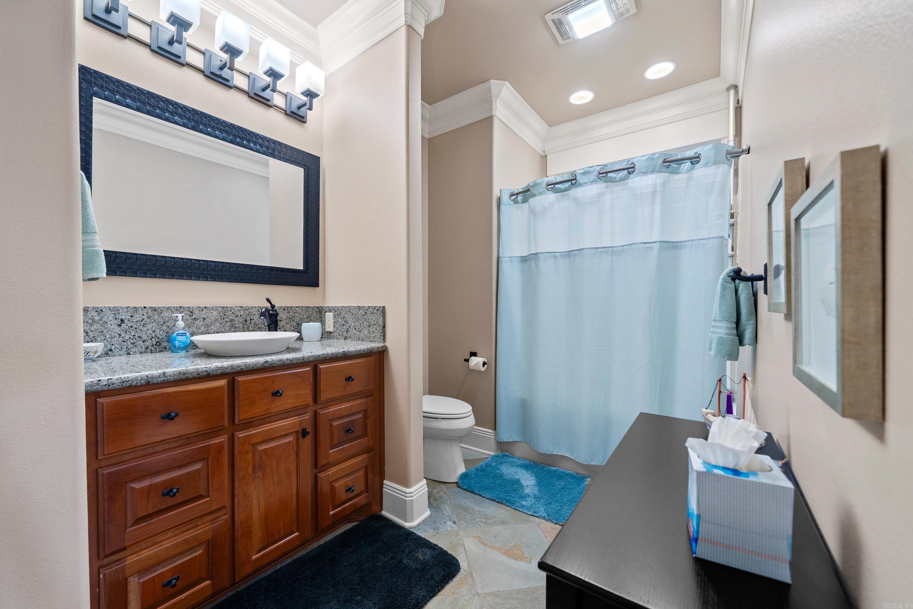 PARADISE LAKE VILLAGE TOWNHOME - Residential