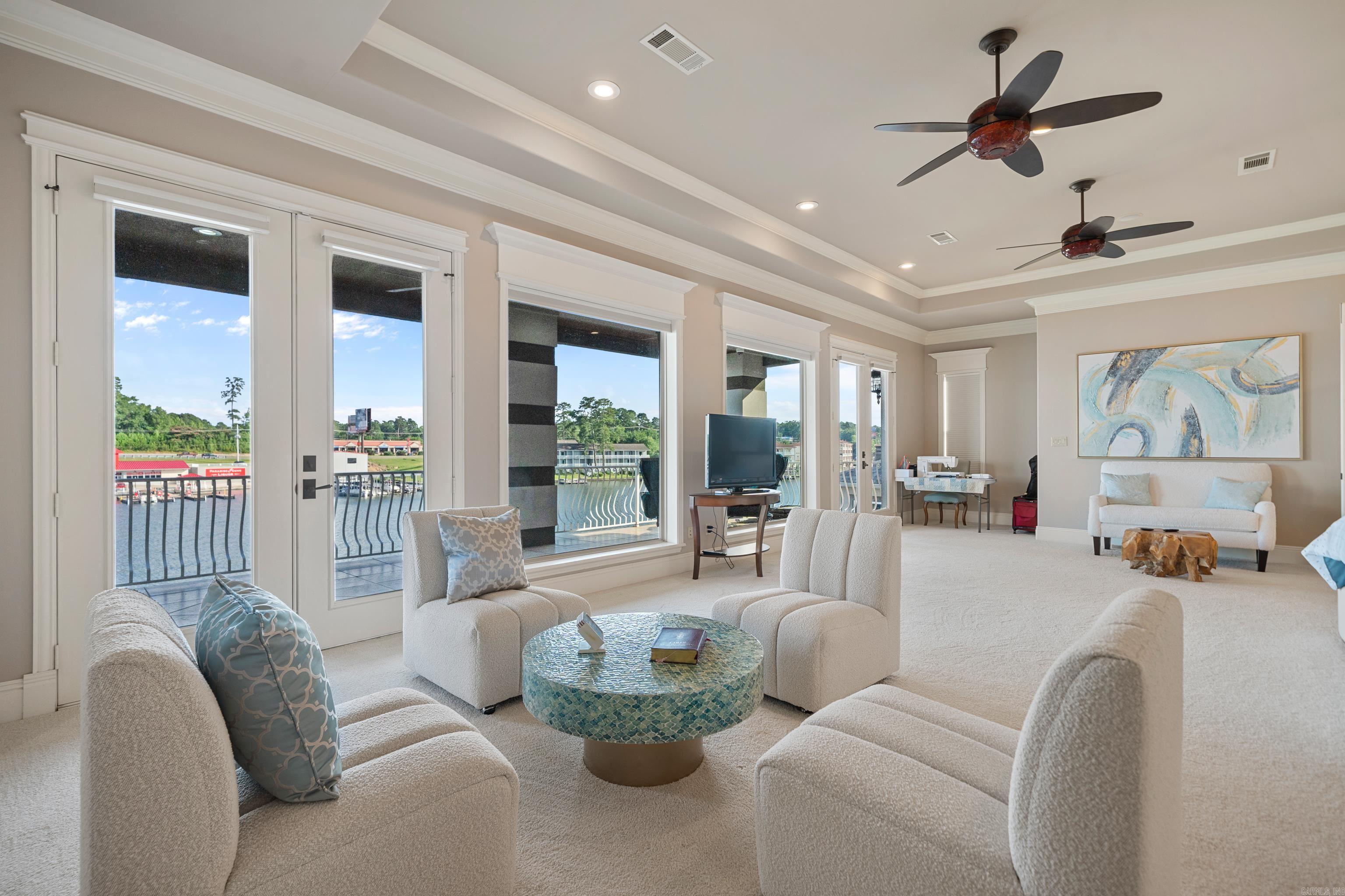 PARADISE LAKE VILLAGE TOWNHOME - Residential