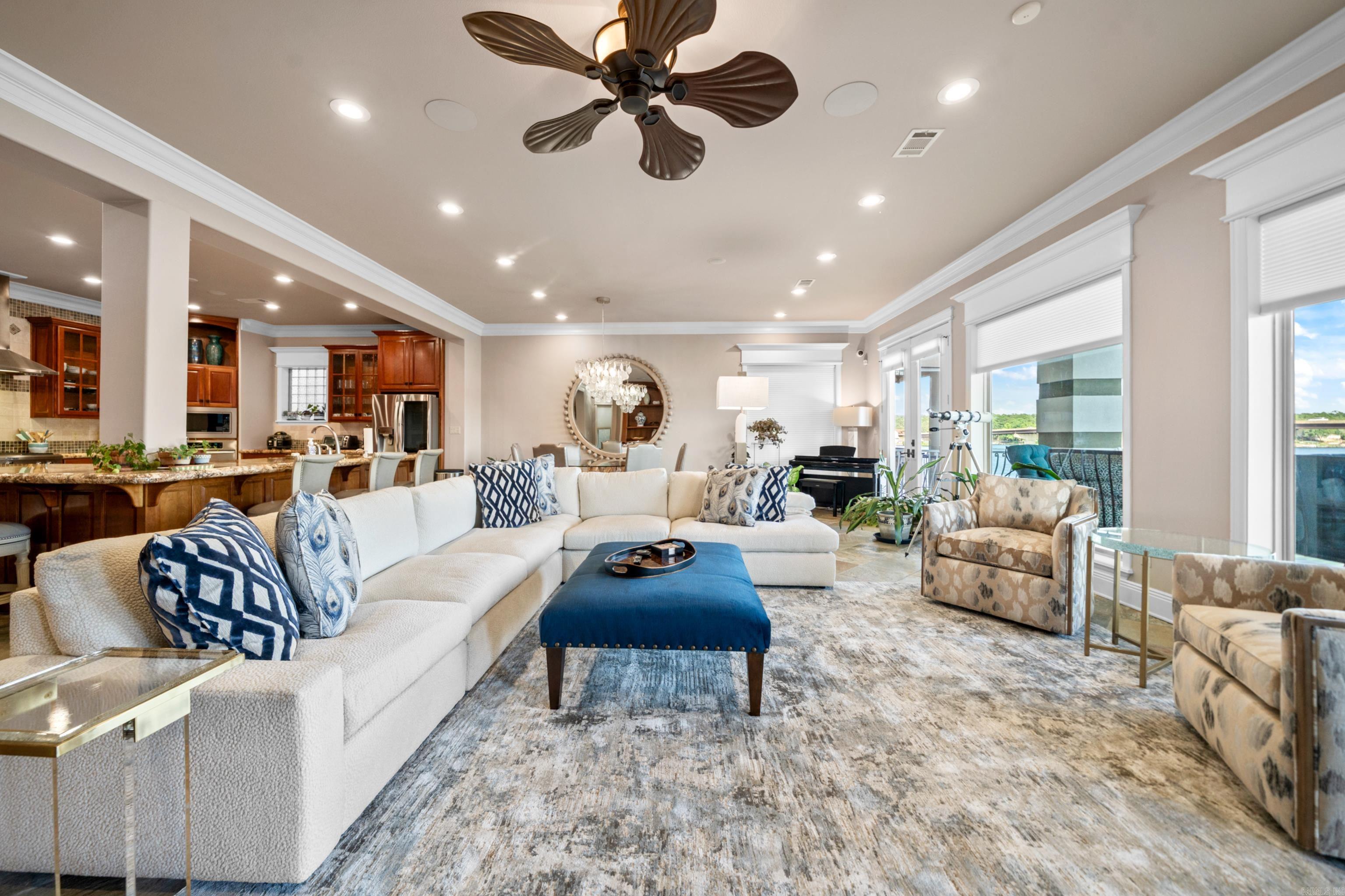 PARADISE LAKE VILLAGE TOWNHOME - Residential