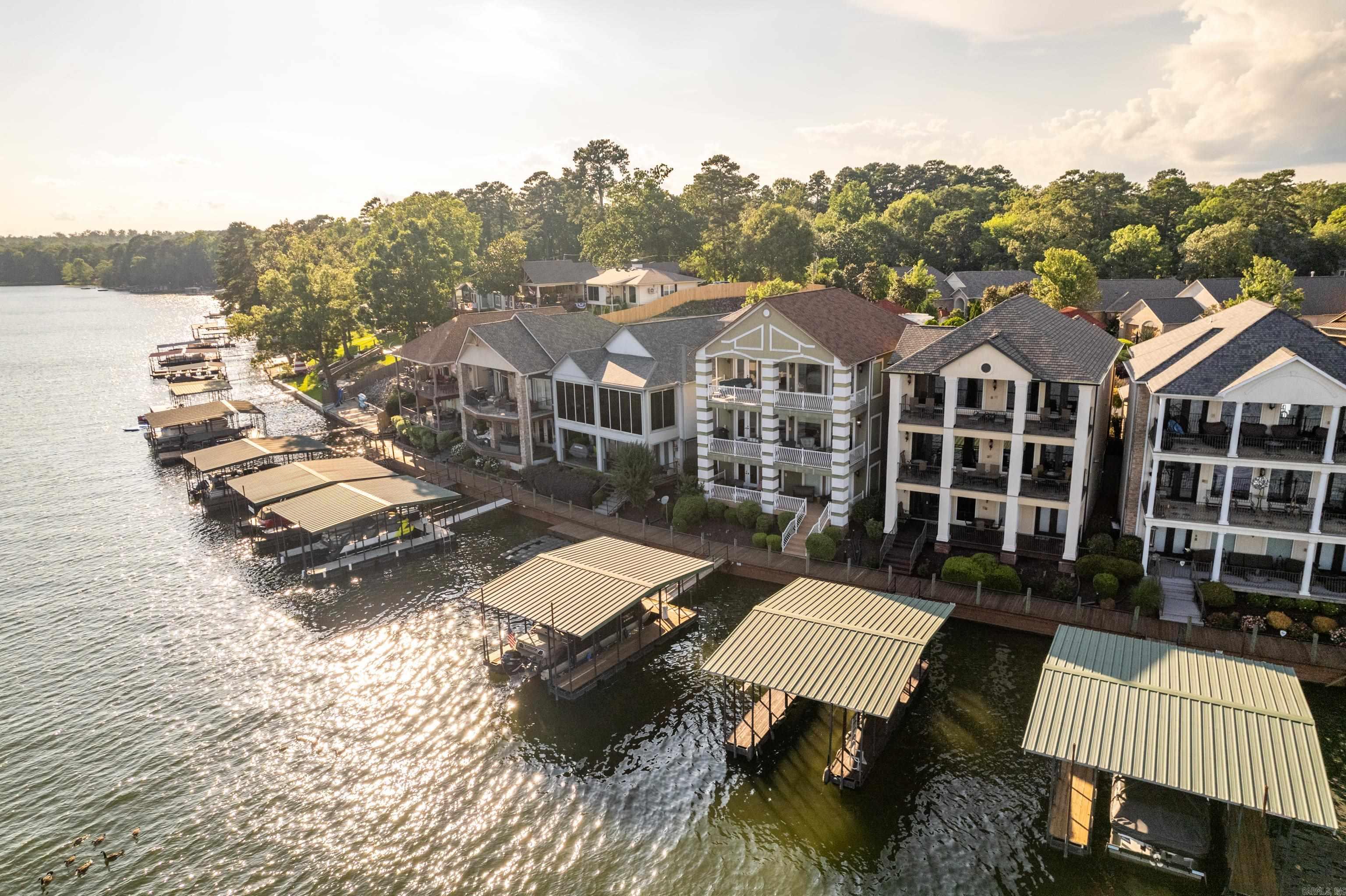 PARADISE LAKE VILLAGE TOWNHOME - Residential