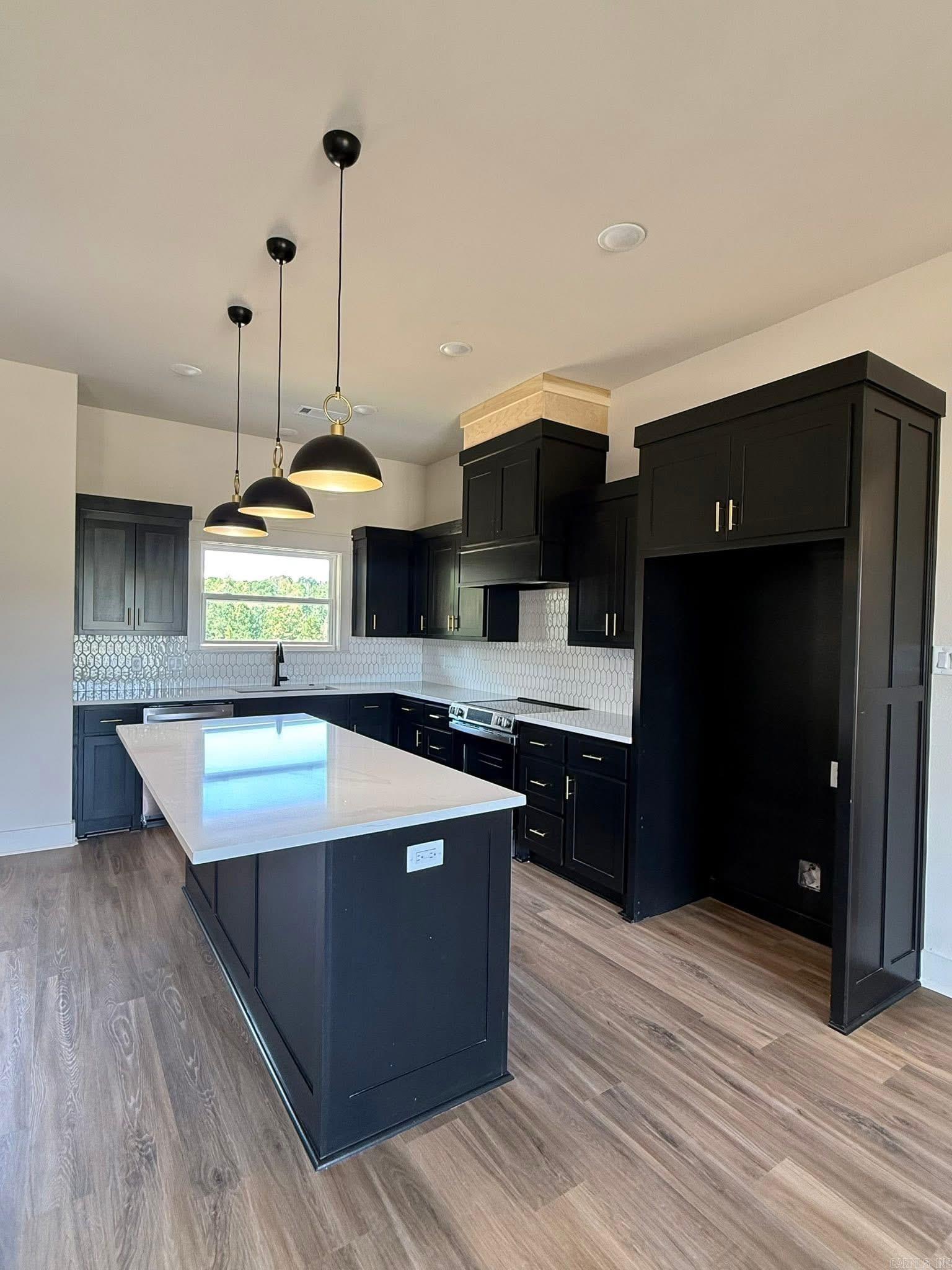 PLANTATION HILLS - Residential