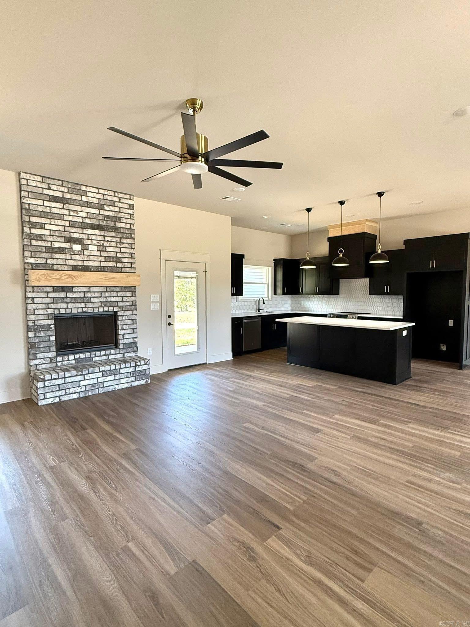 PLANTATION HILLS - Residential