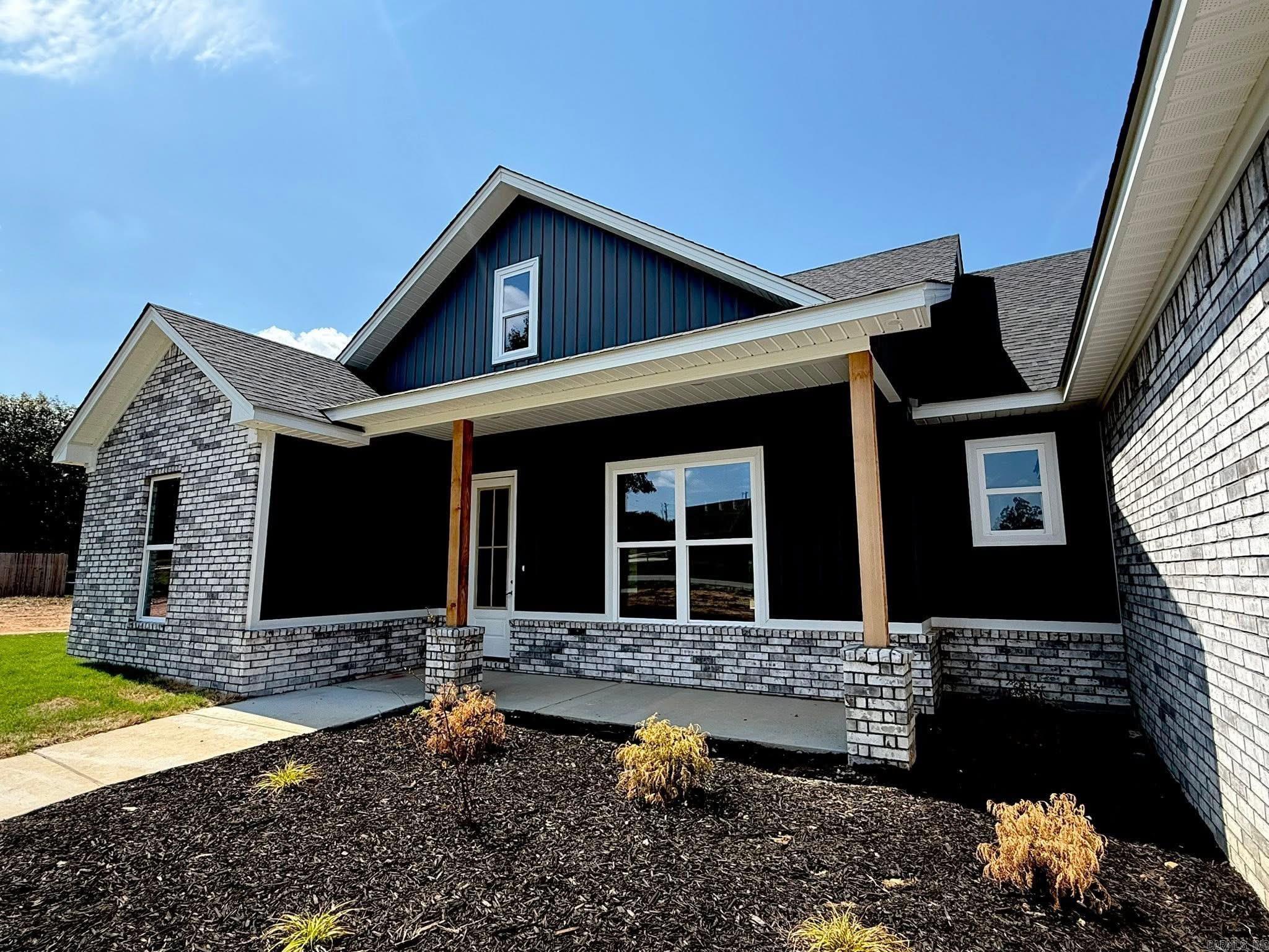PLANTATION HILLS - Residential