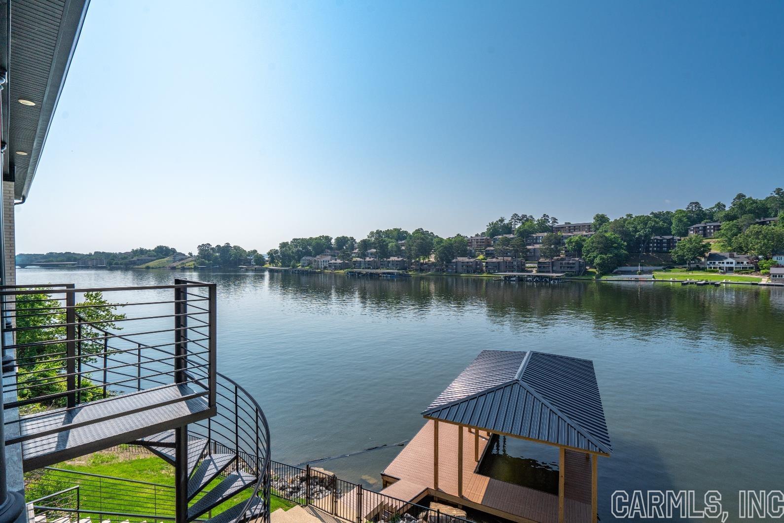 Point on Wilson Point - Residential
