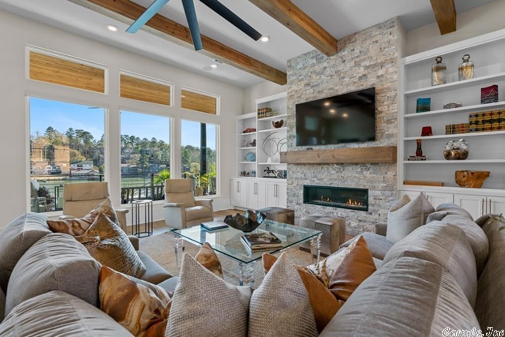 Point on Wilson Point - Residential