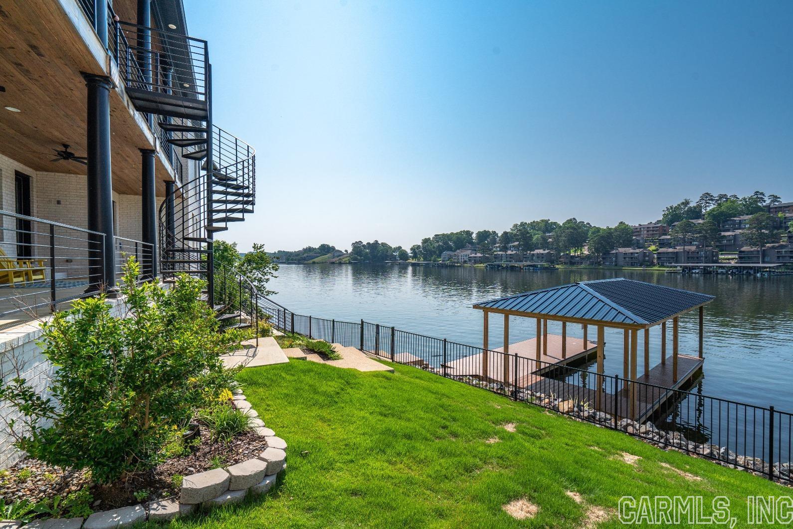 Point on Wilson Point - Residential