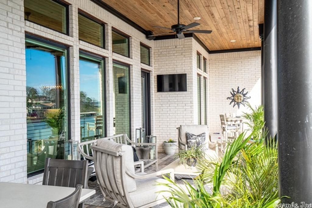 Point on Wilson Point - Residential