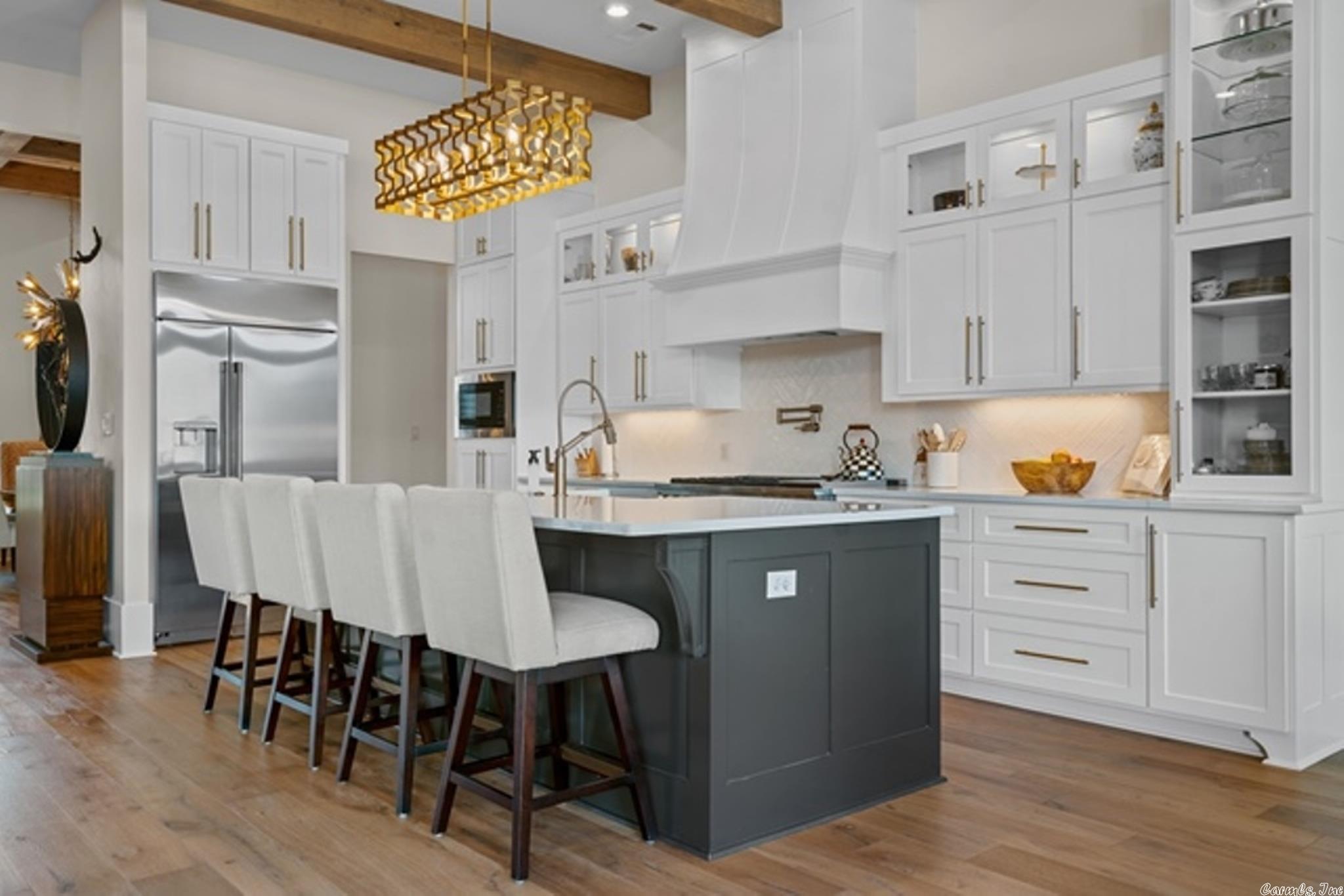 Point on Wilson Point - Residential