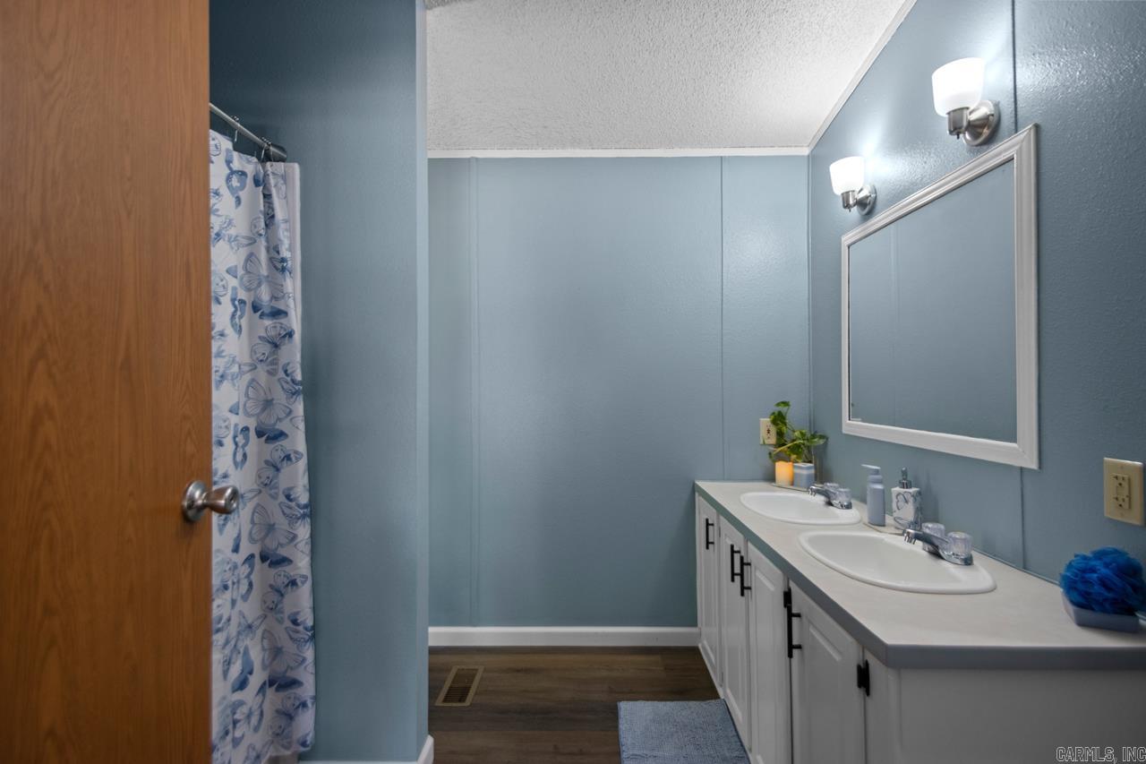 PINE RIDGE - Residential