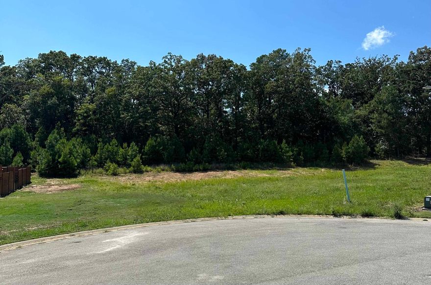 Great lot to build your dream home in the Mallard Pointe Subdivision.