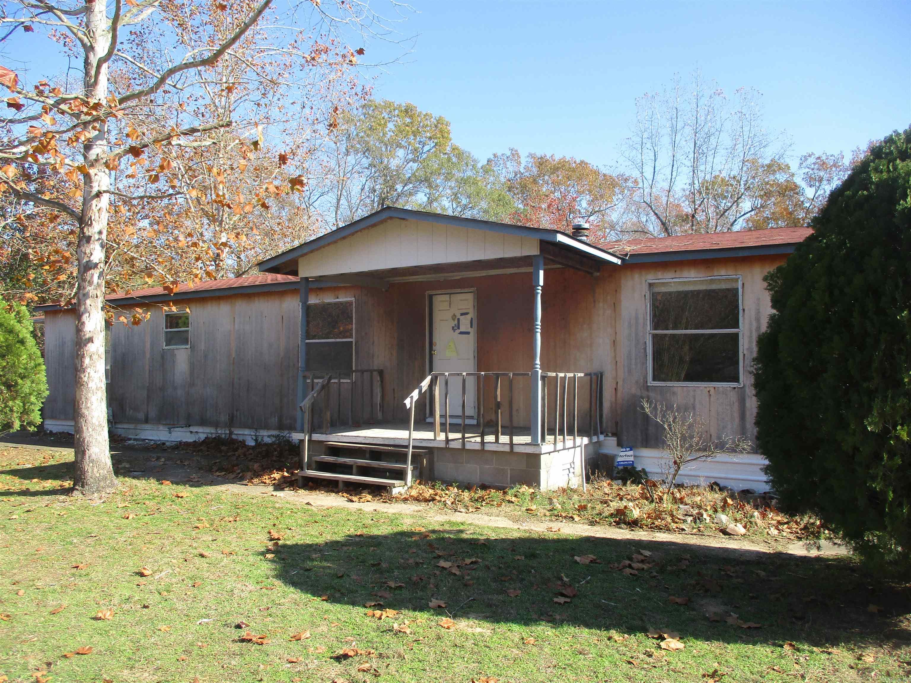 Country Living close to the city. It features a deck and plenty of land to grow. “All offers must be submitted by the buyer’s agent using the online offer management system. Access the system via the link below.   Offer link to property:  http://www.spsreo.com/?c=DNDE