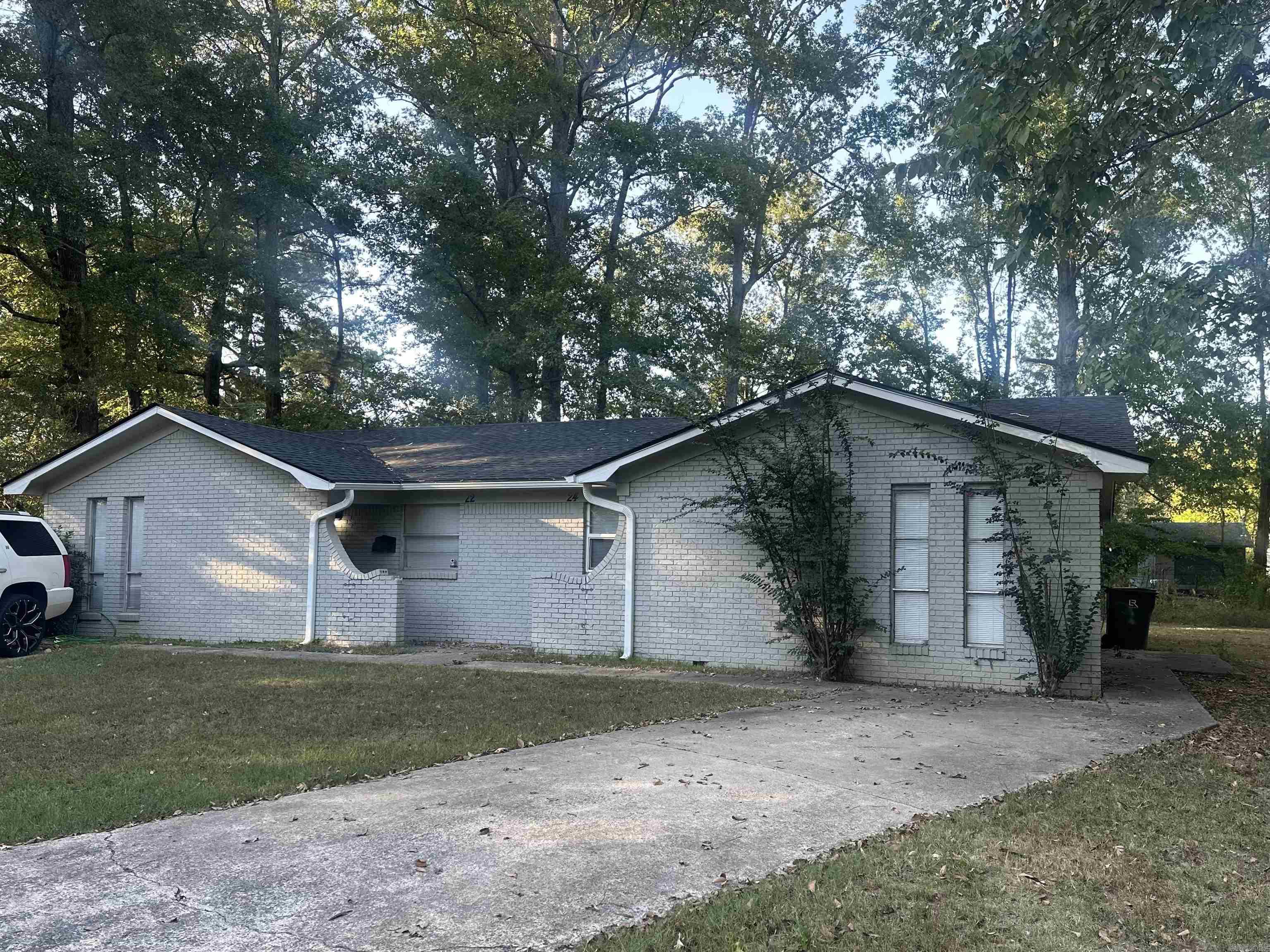 FANTASTIC INVESTMENT OPPORTUNITY!! INVESTORS THIS IS ONE THAT YOU WANT TO ADD TO YOUR PROFOLIO. YOU CAN LIVE IN ONE SIDE & ALLOW THE OTHER SIDE TO PAY FOR THE ENTIRE UNIT!! THE POSSIBILITIES ARE ENDLESS!! THESE UNITS HAVE BEEN TOTALLY RENOVATED! NEW ROOF, PAINT, FLOORING, FIXTURES, 6 Panel Interior Doors through out, laminate & tile floors, ETC. THE LIST GOES ON!! THIS PROPERTY WILL NOT LAST LONG!!