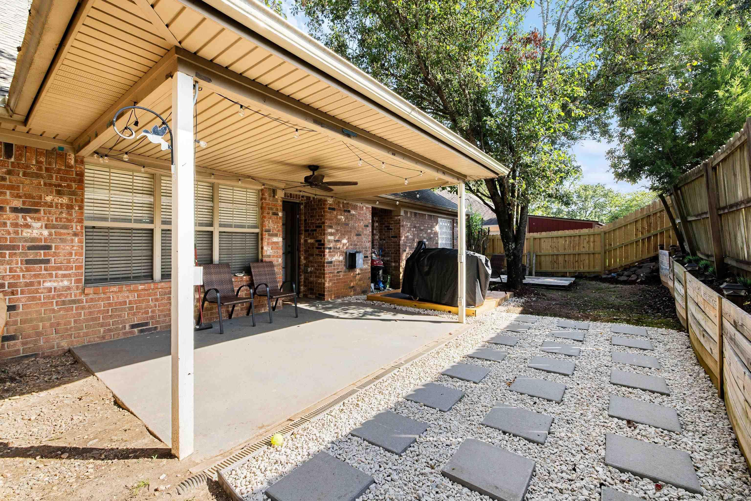 RIVER OAKS VILLAGE - Residential