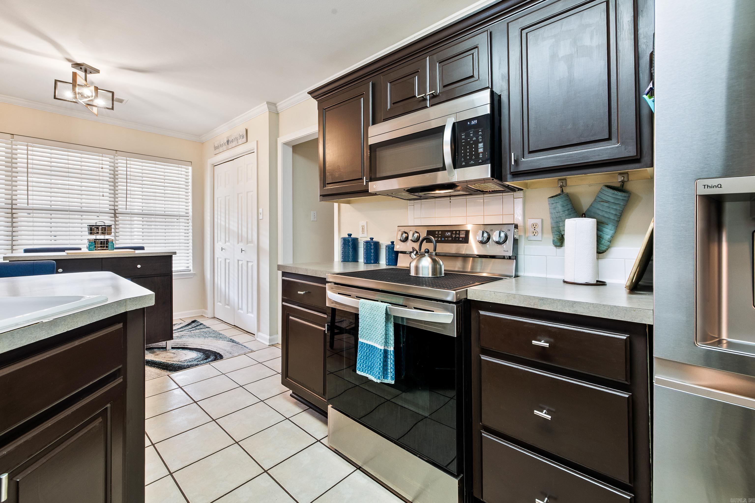 RIVER OAKS VILLAGE - Residential