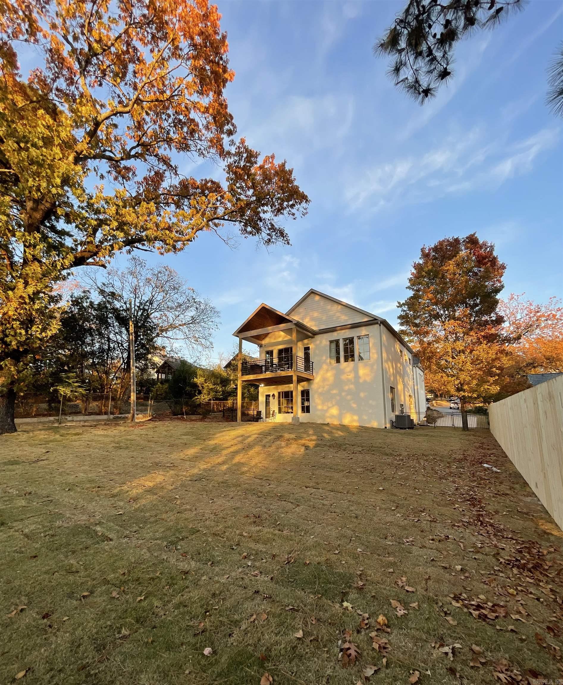 KINGWOOD PLACE - Residential