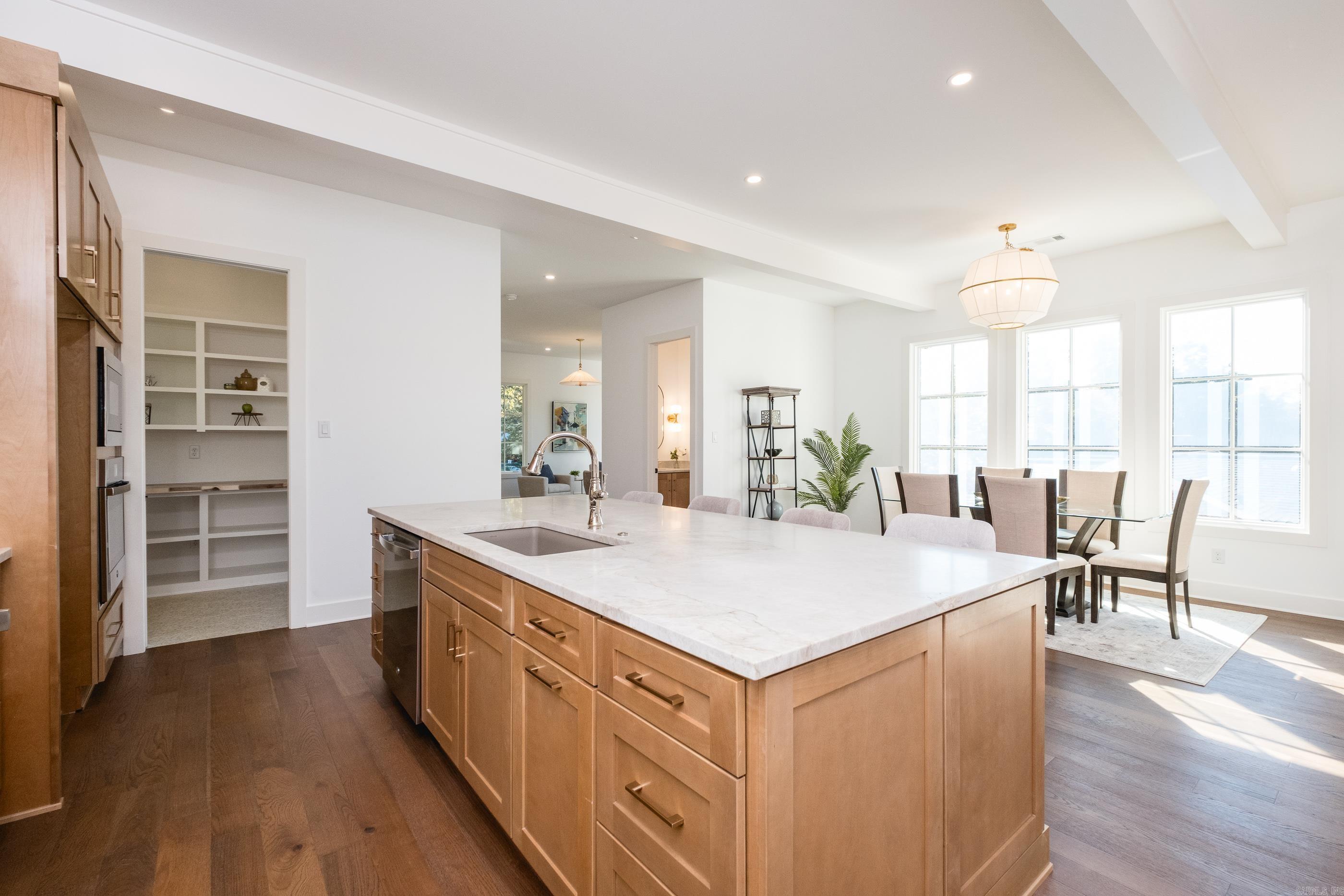 KINGWOOD PLACE - Residential