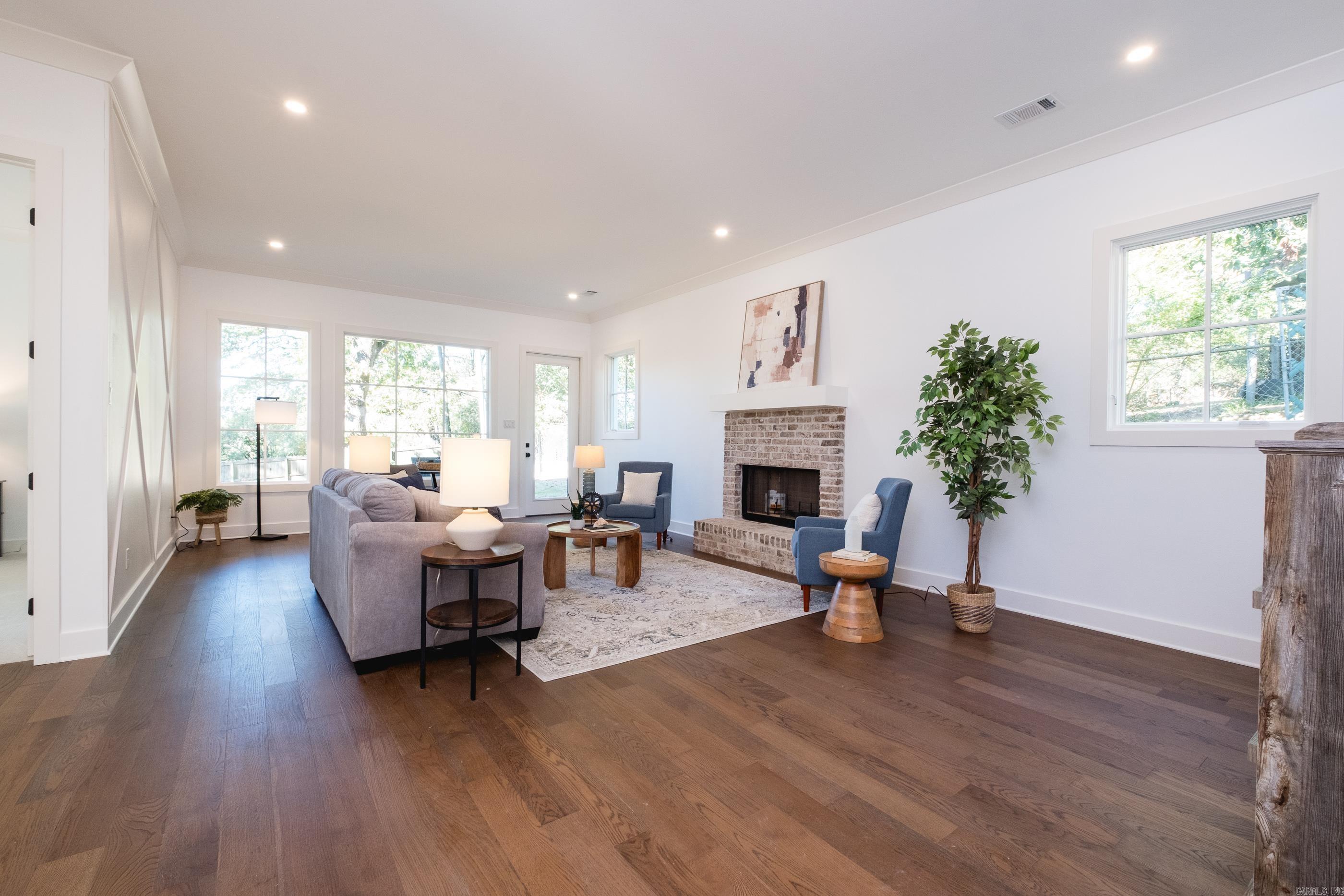 KINGWOOD PLACE - Residential