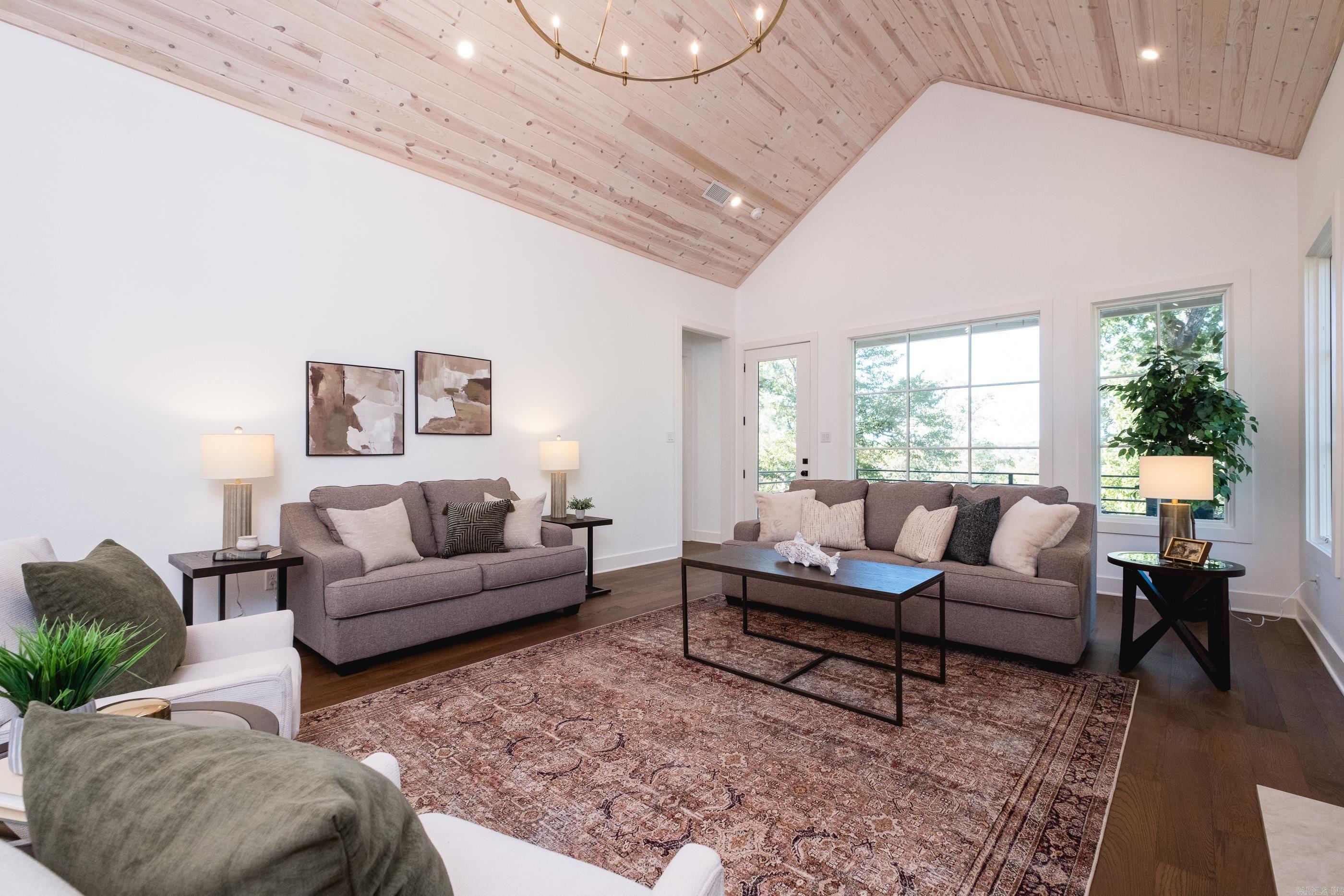 KINGWOOD PLACE - Residential