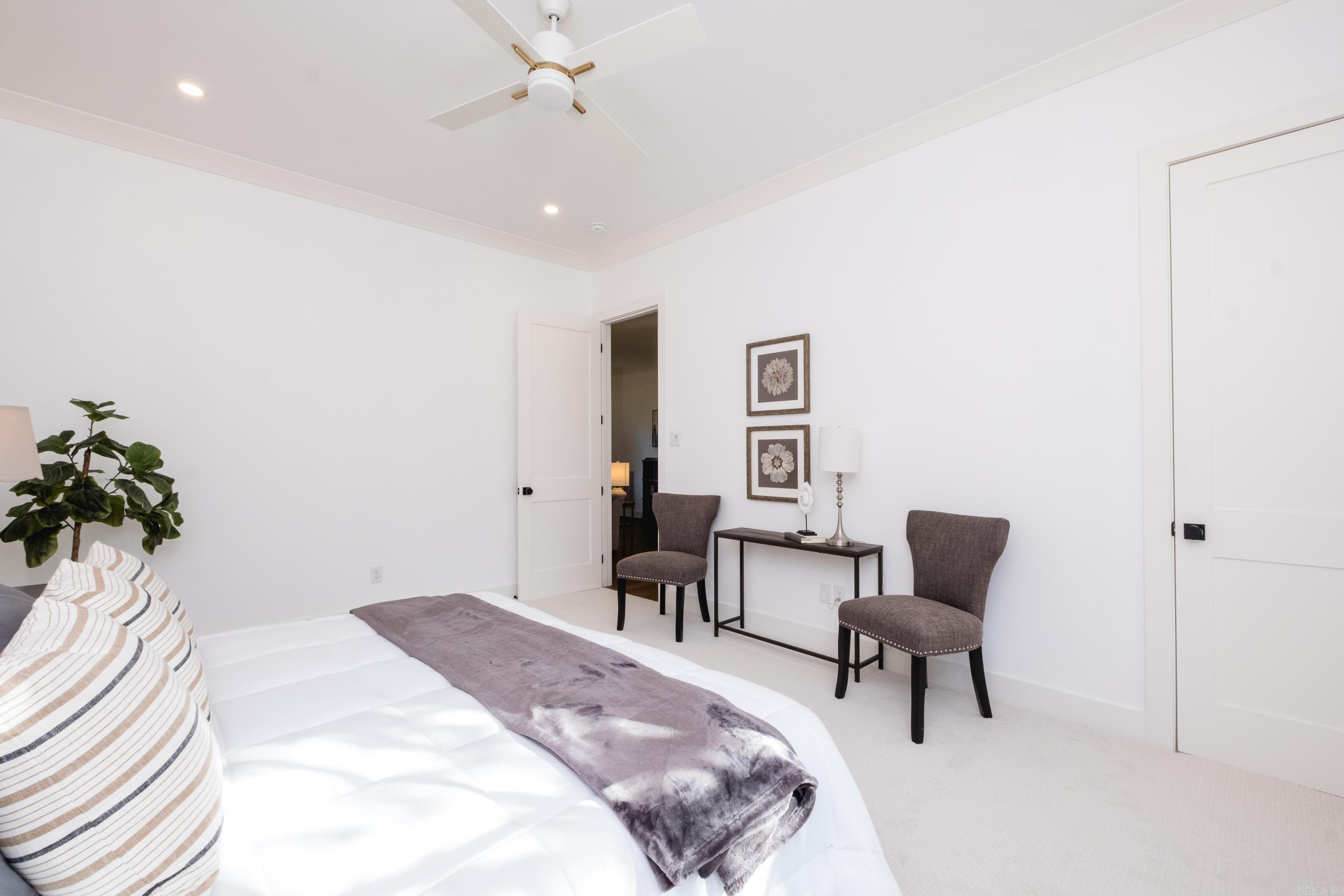 KINGWOOD PLACE - Residential