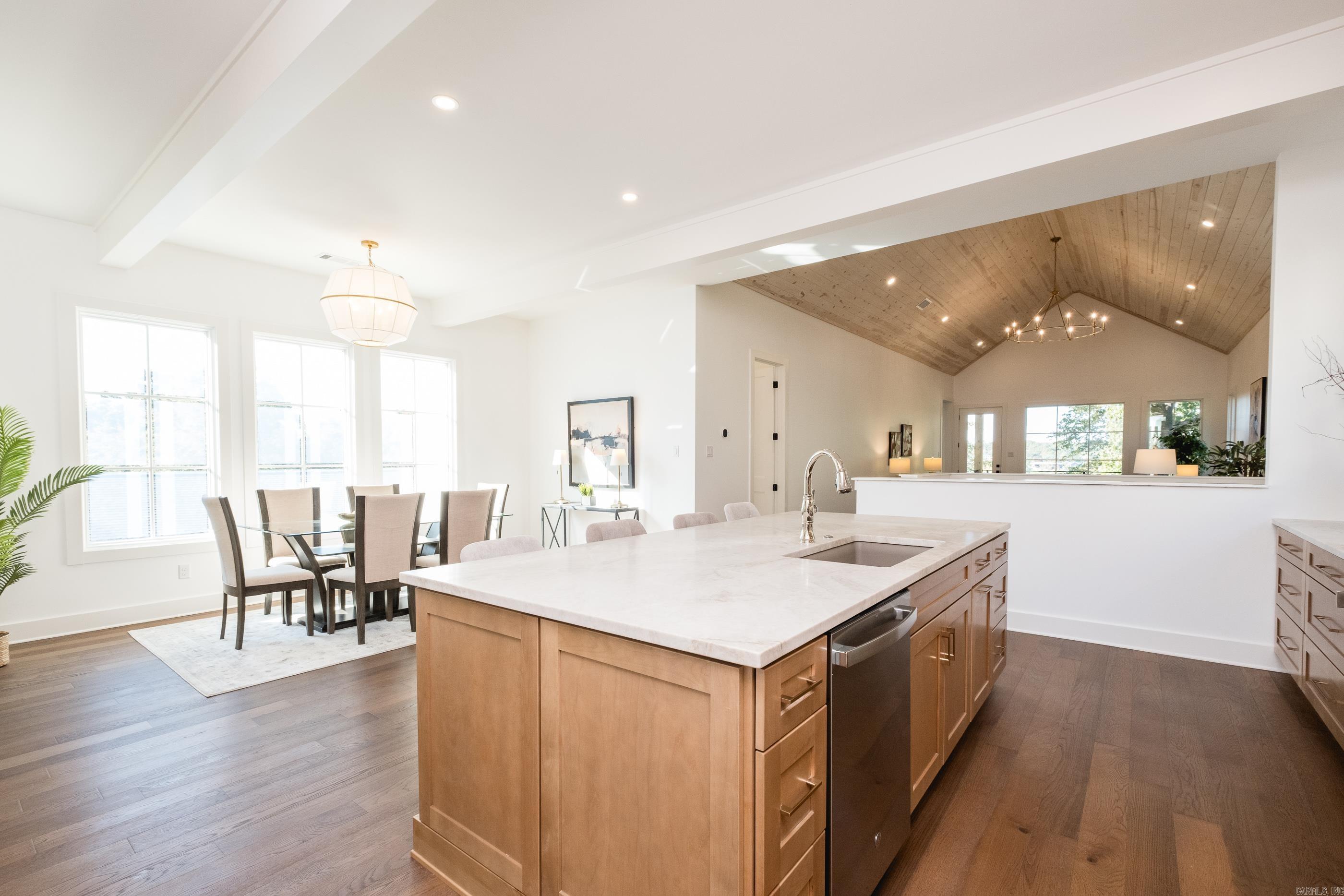 KINGWOOD PLACE - Residential