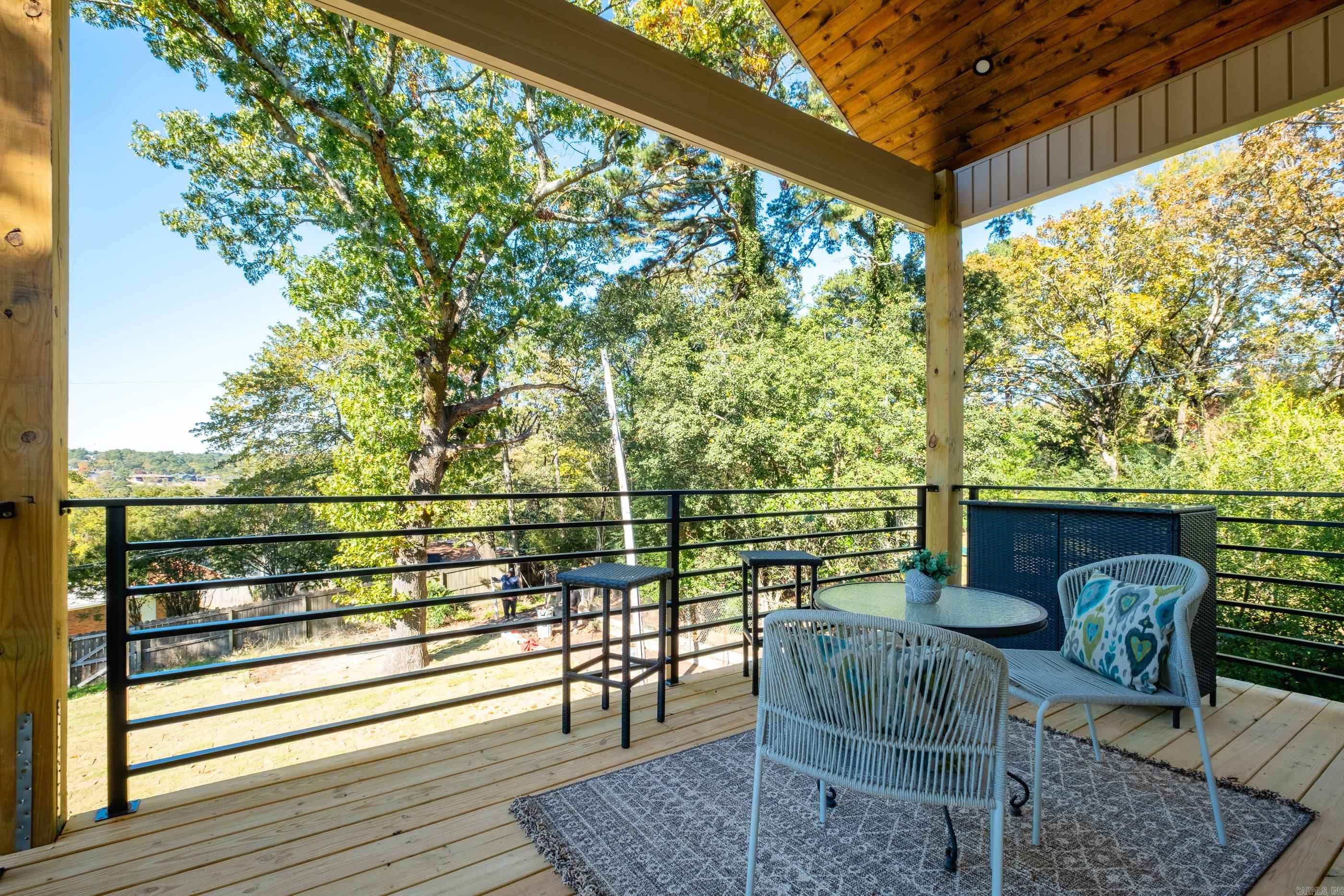 KINGWOOD PLACE - Residential