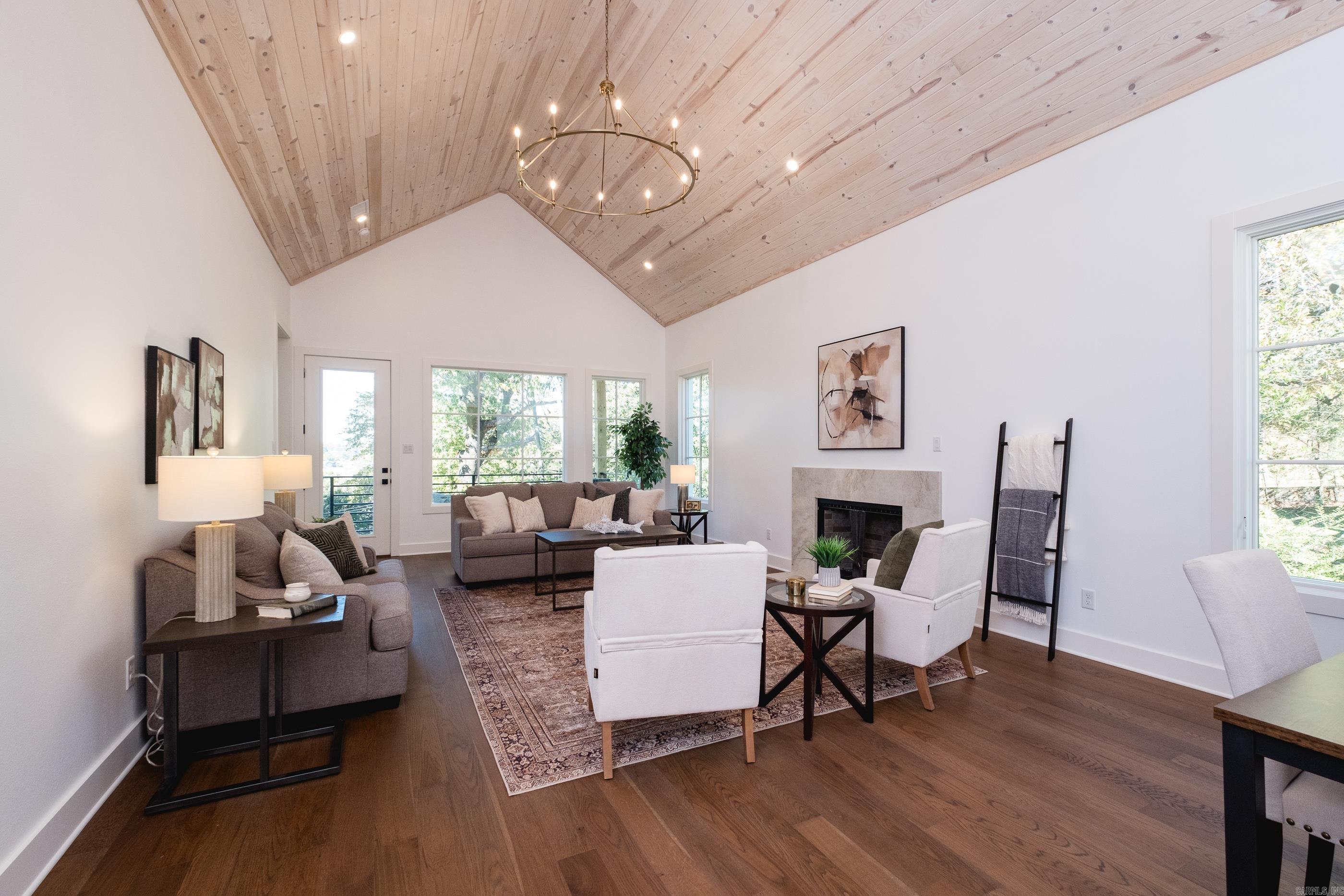 KINGWOOD PLACE - Residential