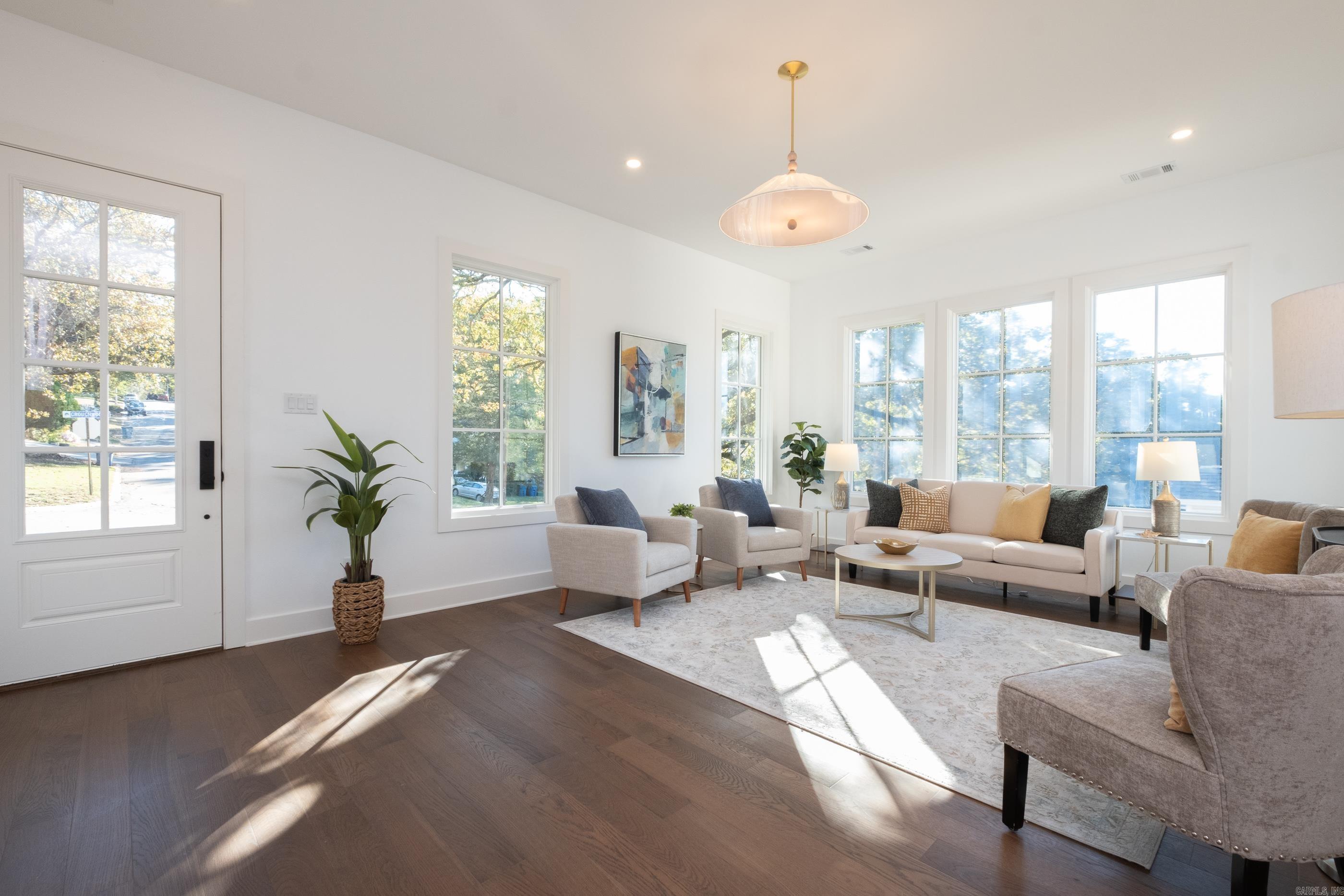 KINGWOOD PLACE - Residential