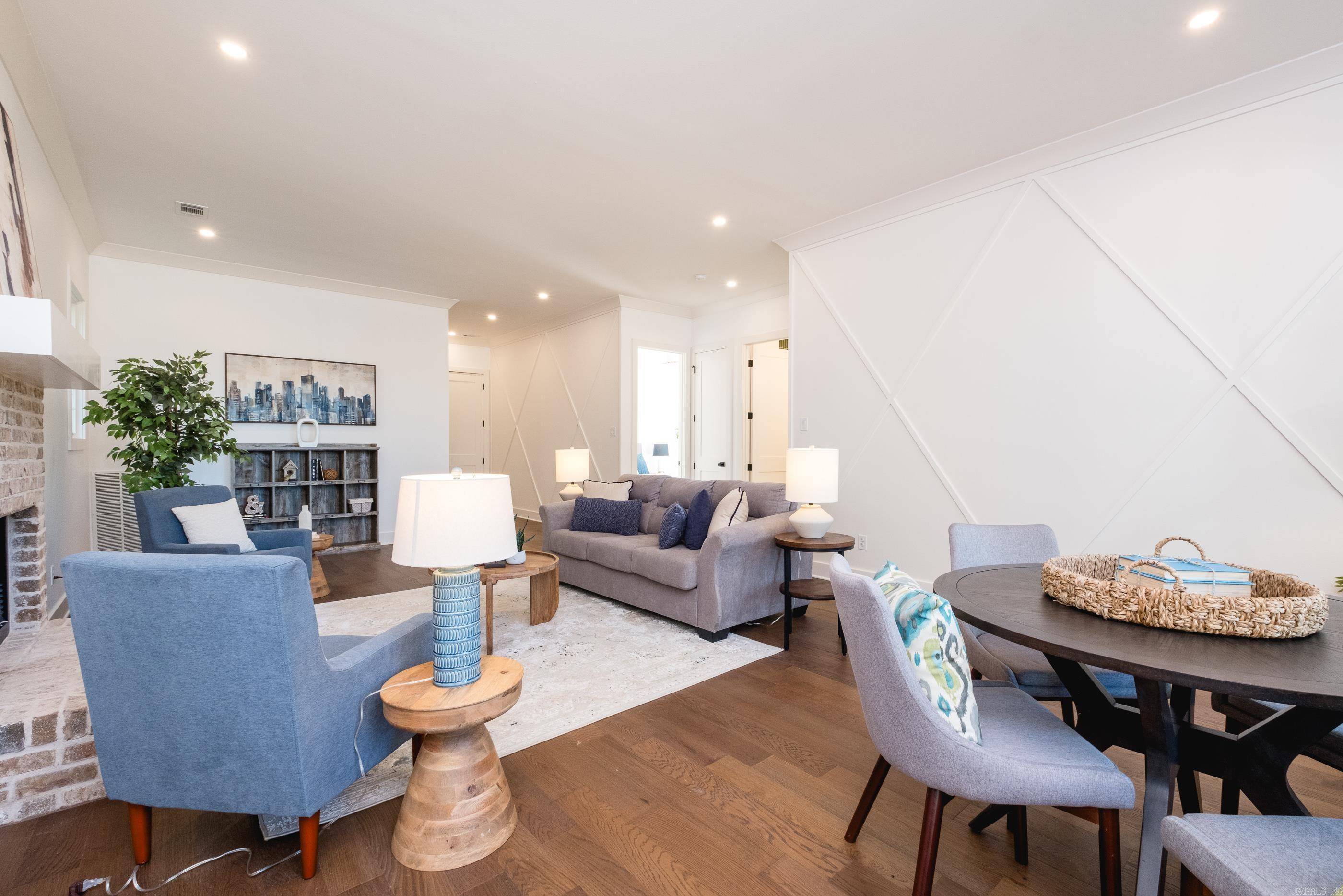 KINGWOOD PLACE - Residential