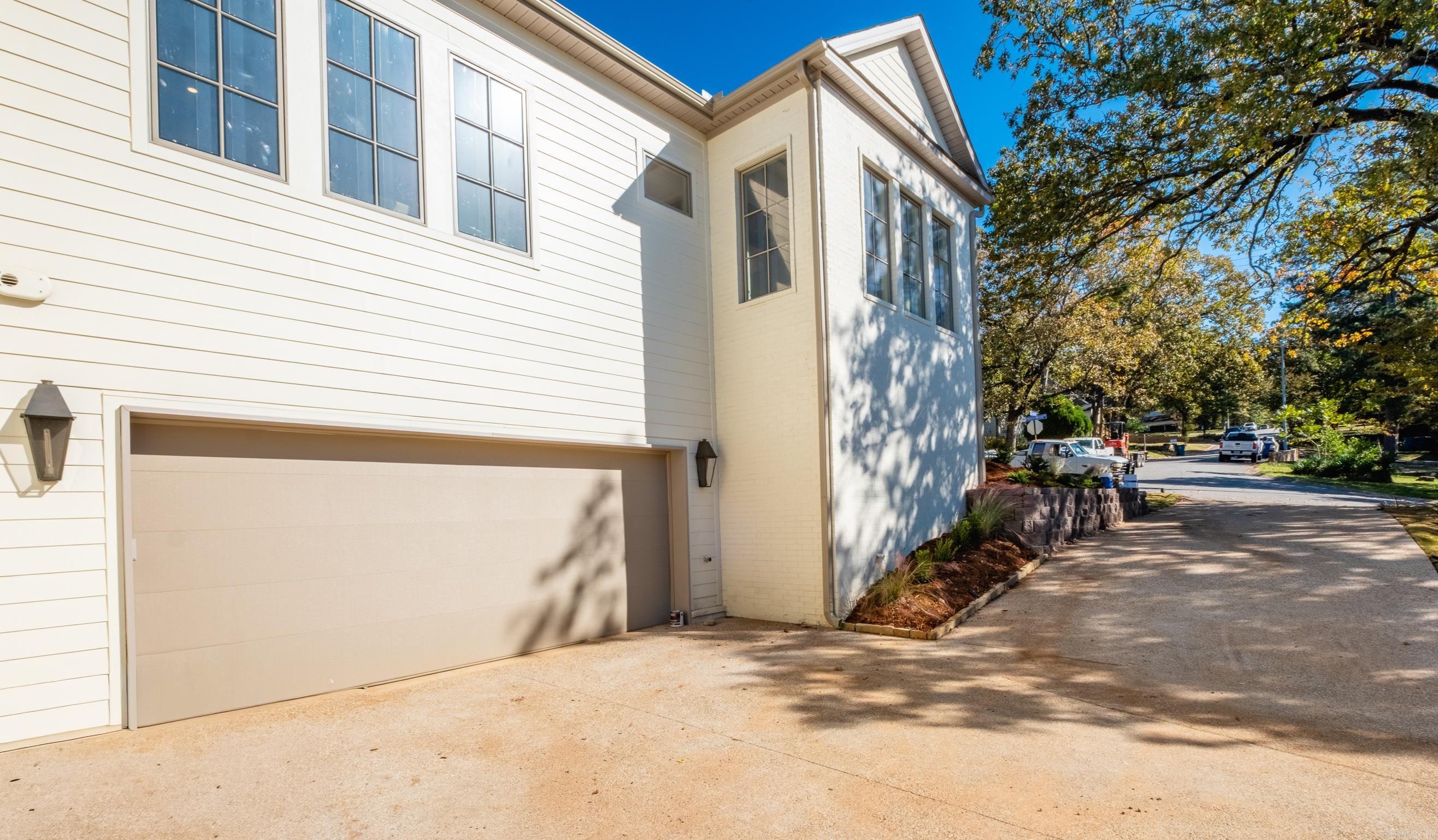 KINGWOOD PLACE - Residential