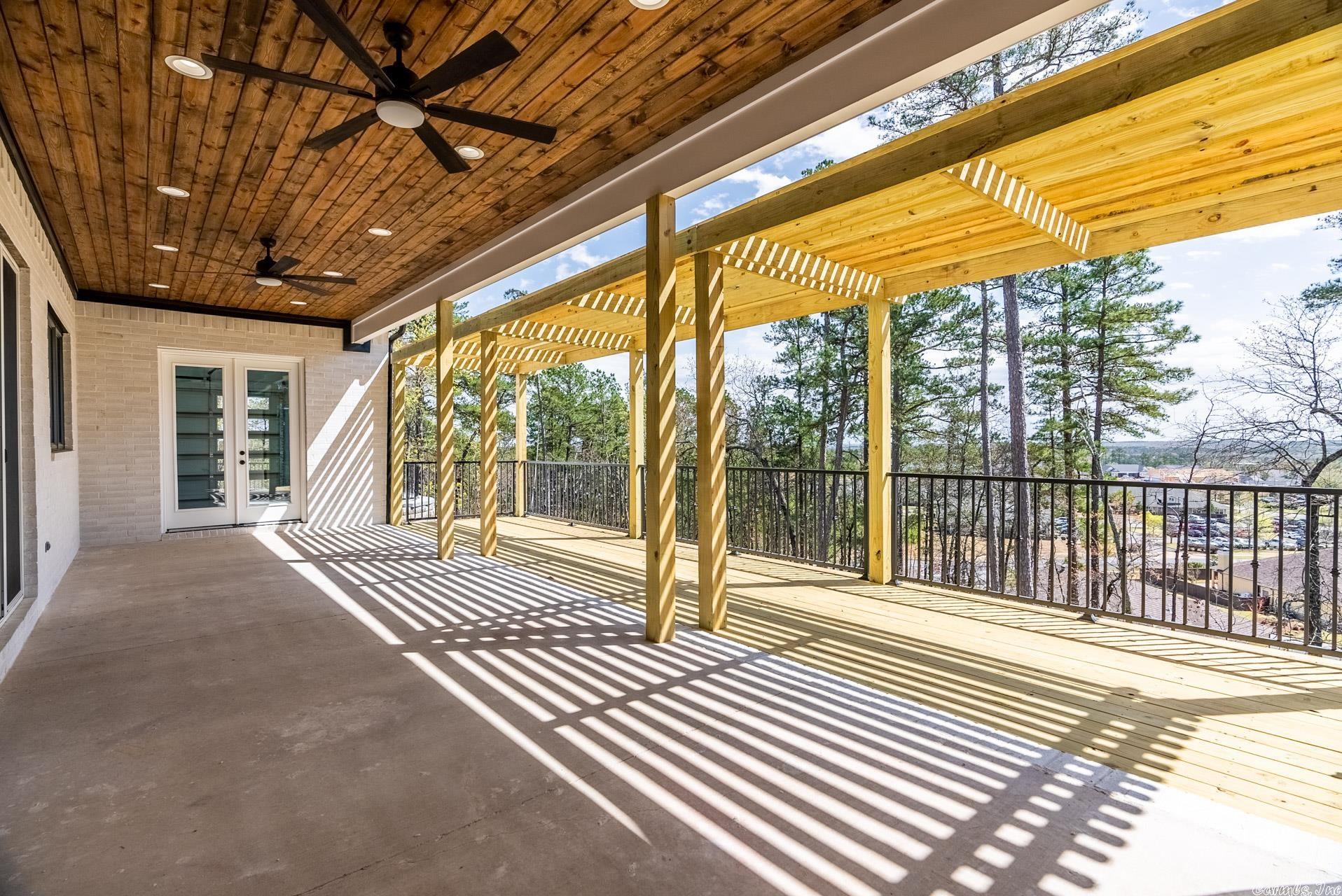 CHENAL VALLEY "FALSTONE COURT" - Residential