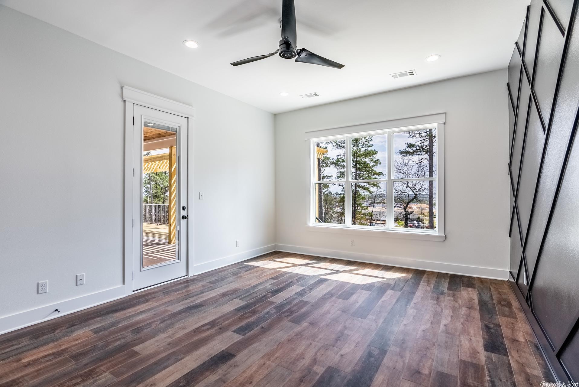 CHENAL VALLEY "FALSTONE COURT" - Residential