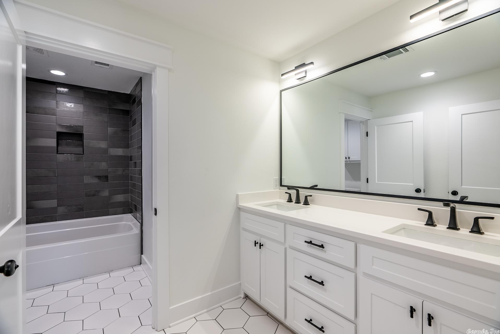 CHENAL VALLEY "FALSTONE COURT" - Residential