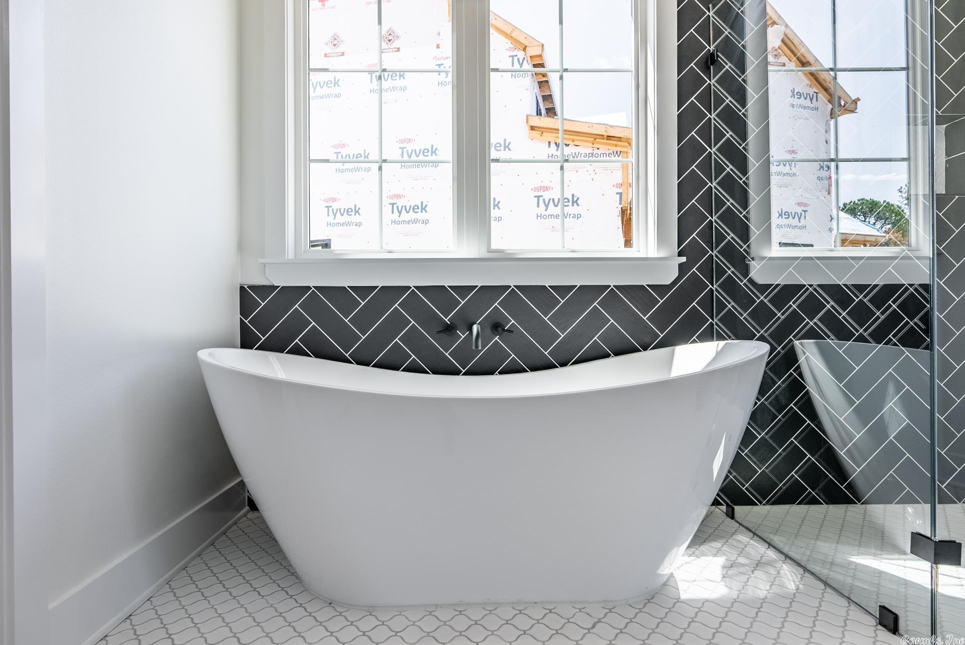 CHENAL VALLEY "FALSTONE COURT" - Residential