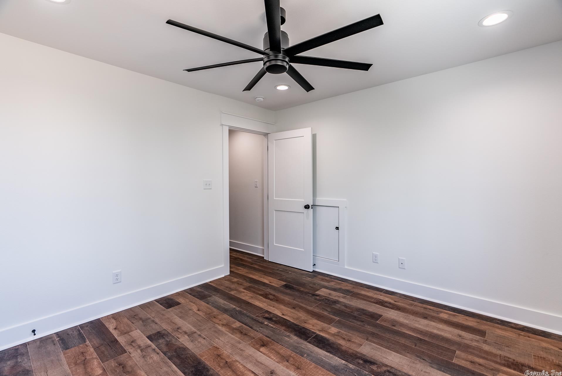 CHENAL VALLEY "FALSTONE COURT" - Residential