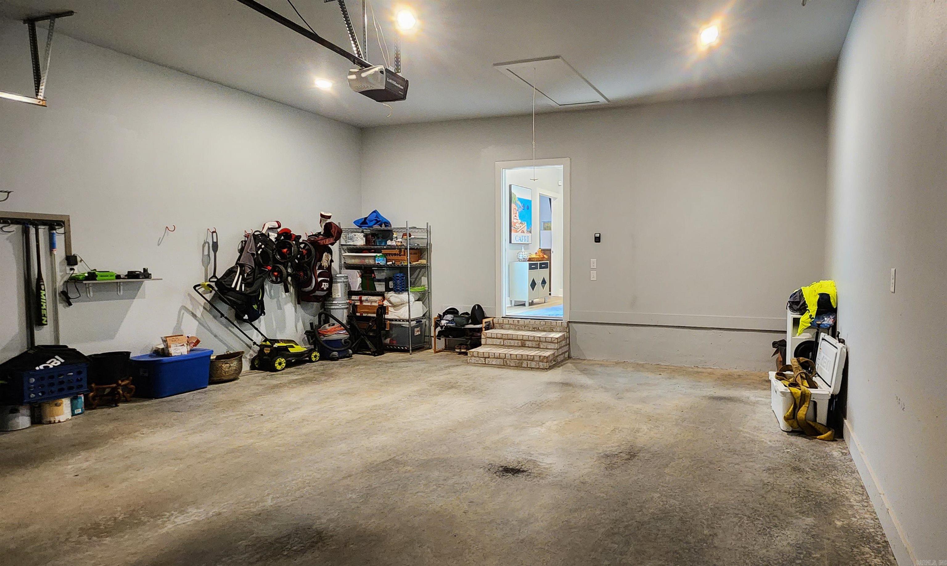 MIDTOWN BRYANT - Residential