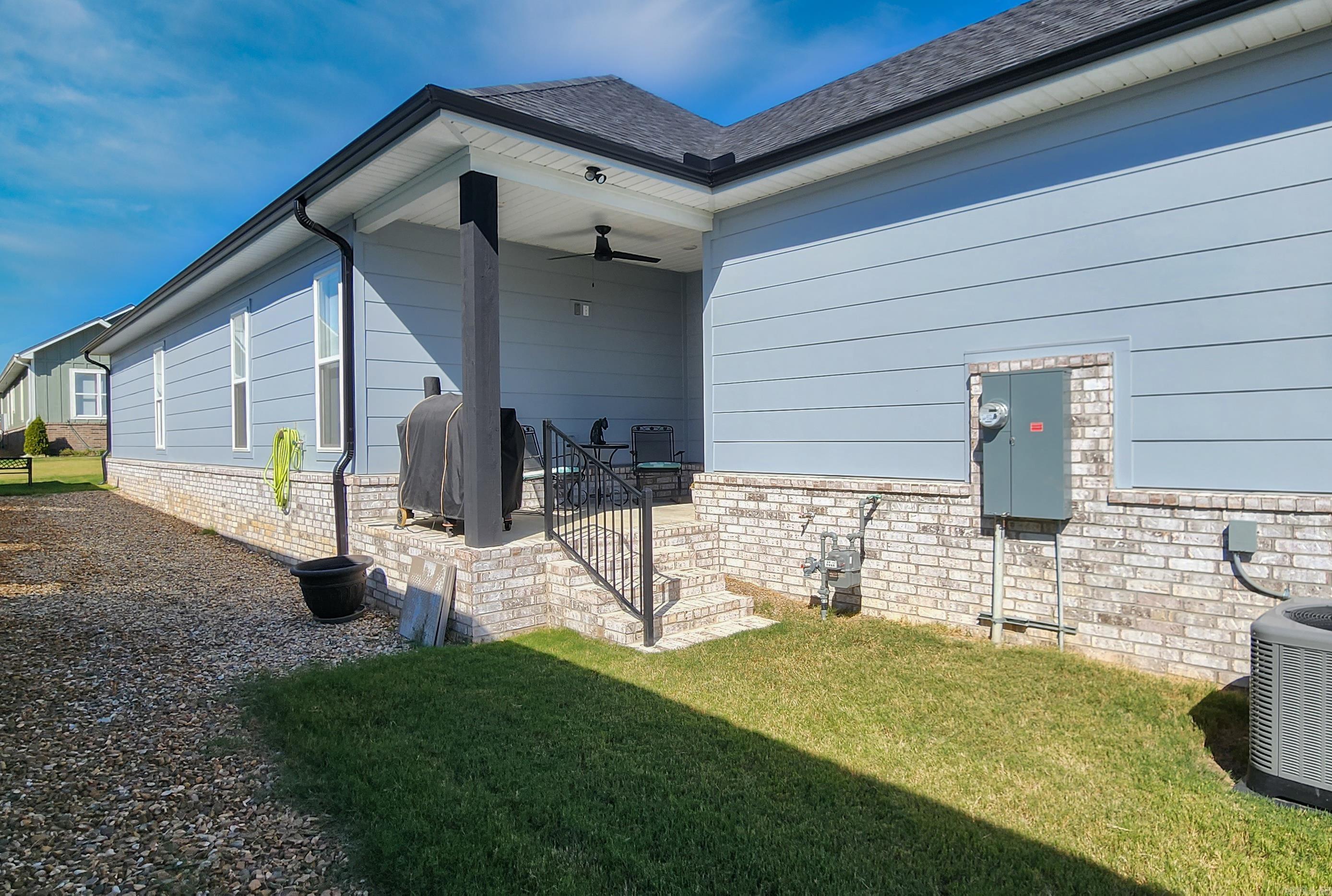 MIDTOWN BRYANT - Residential