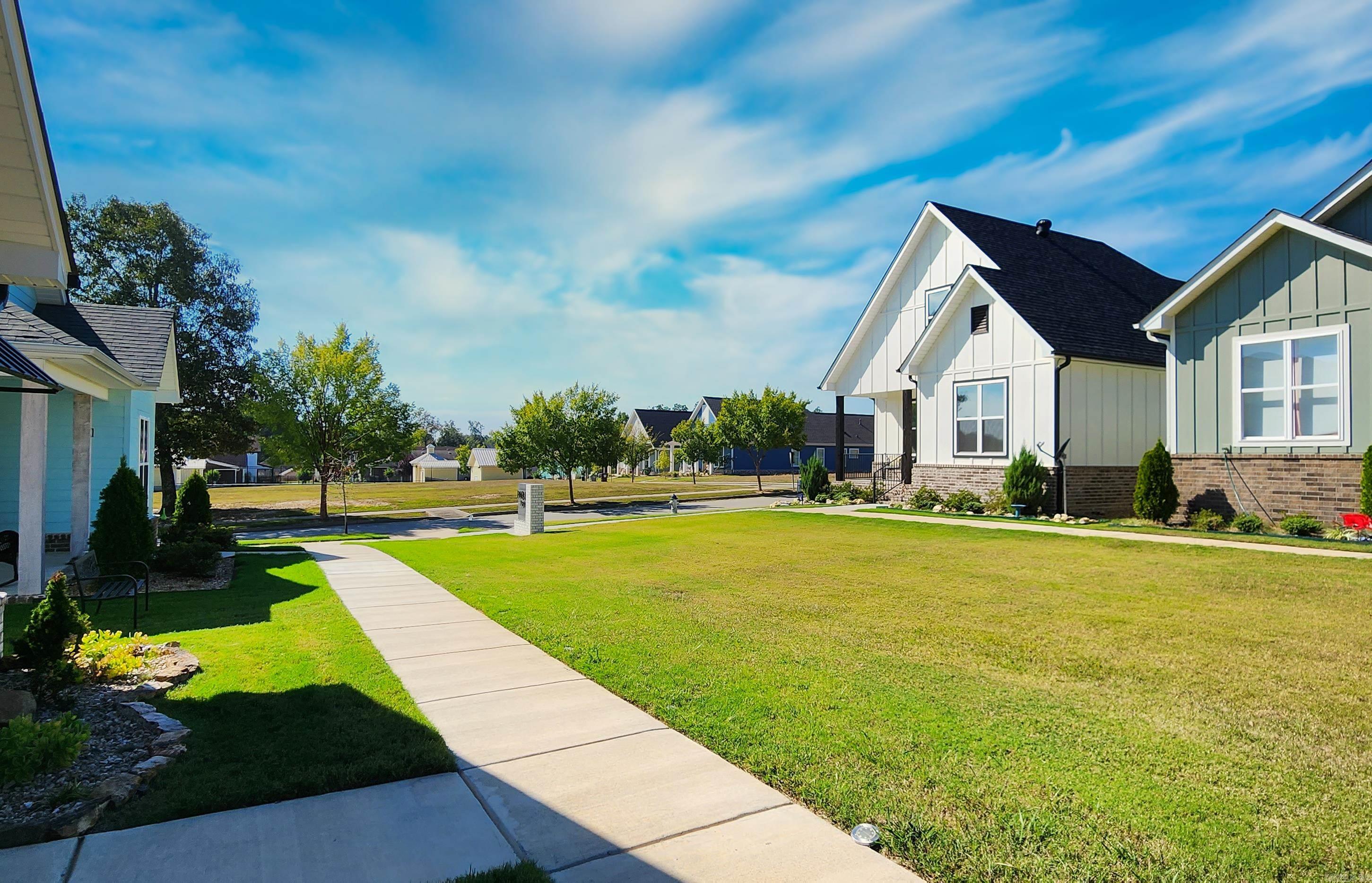 MIDTOWN BRYANT - Residential