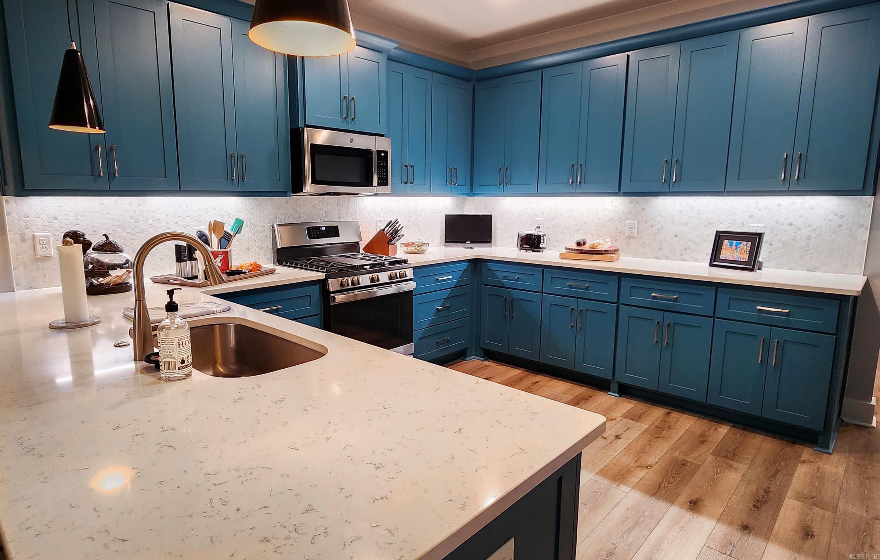 MIDTOWN BRYANT - Residential