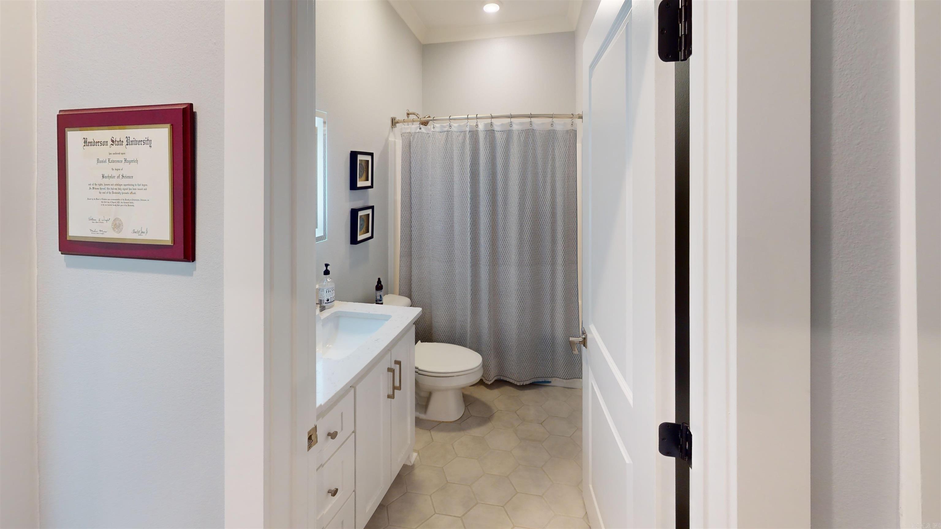 MIDTOWN BRYANT - Residential