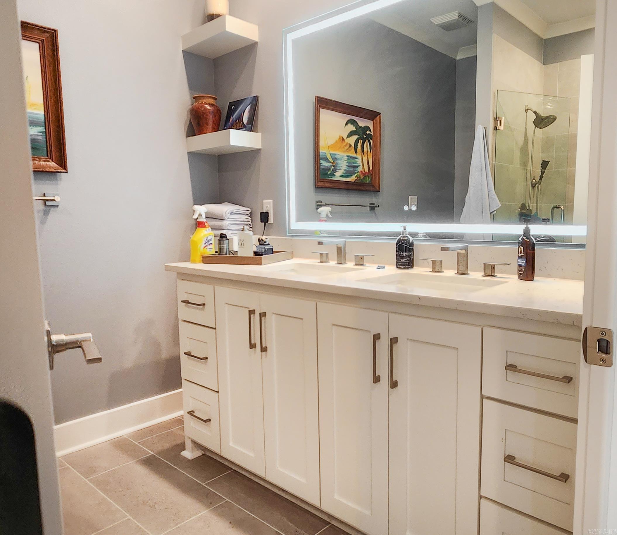 MIDTOWN BRYANT - Residential