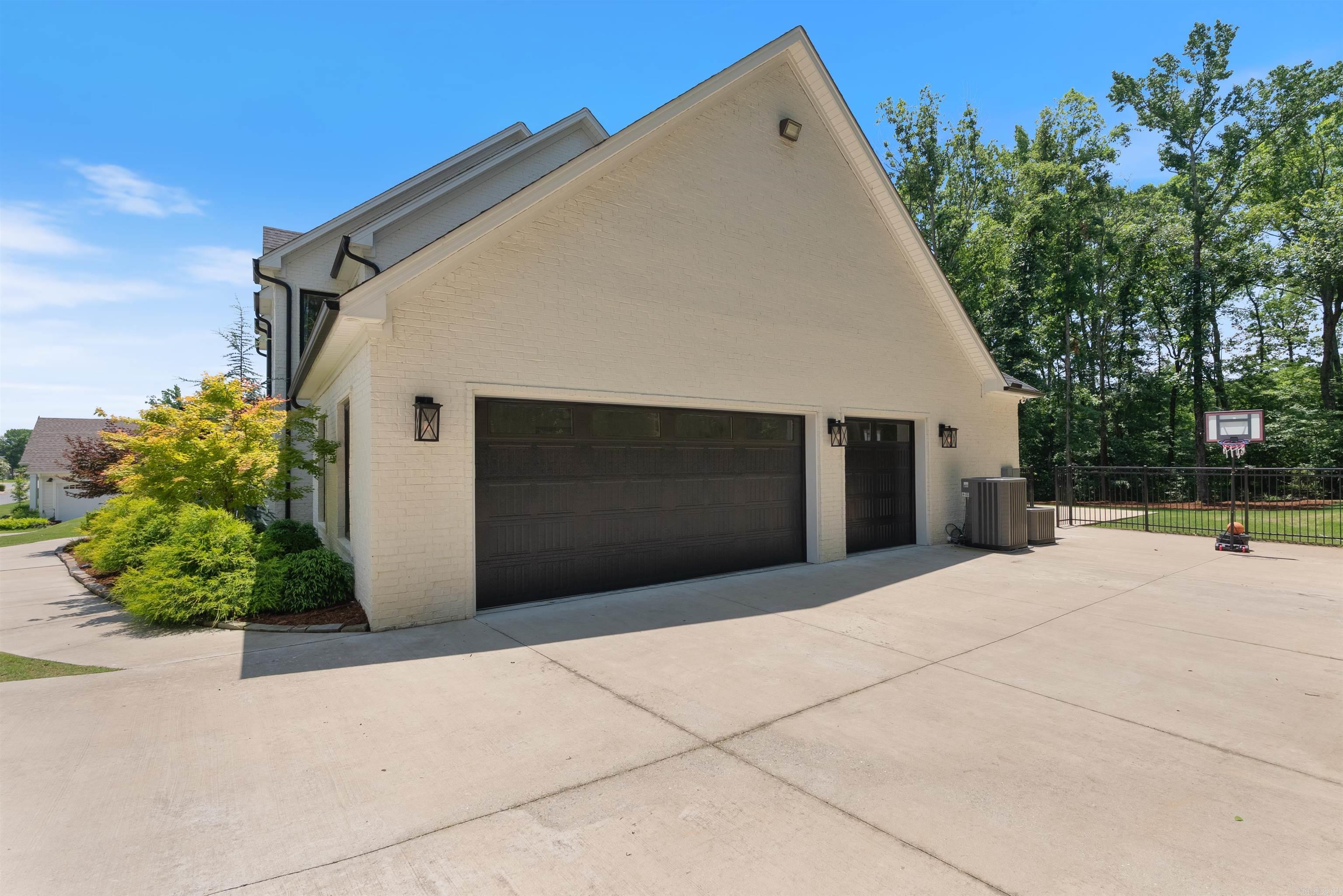 OAK CREEK SUB - Residential