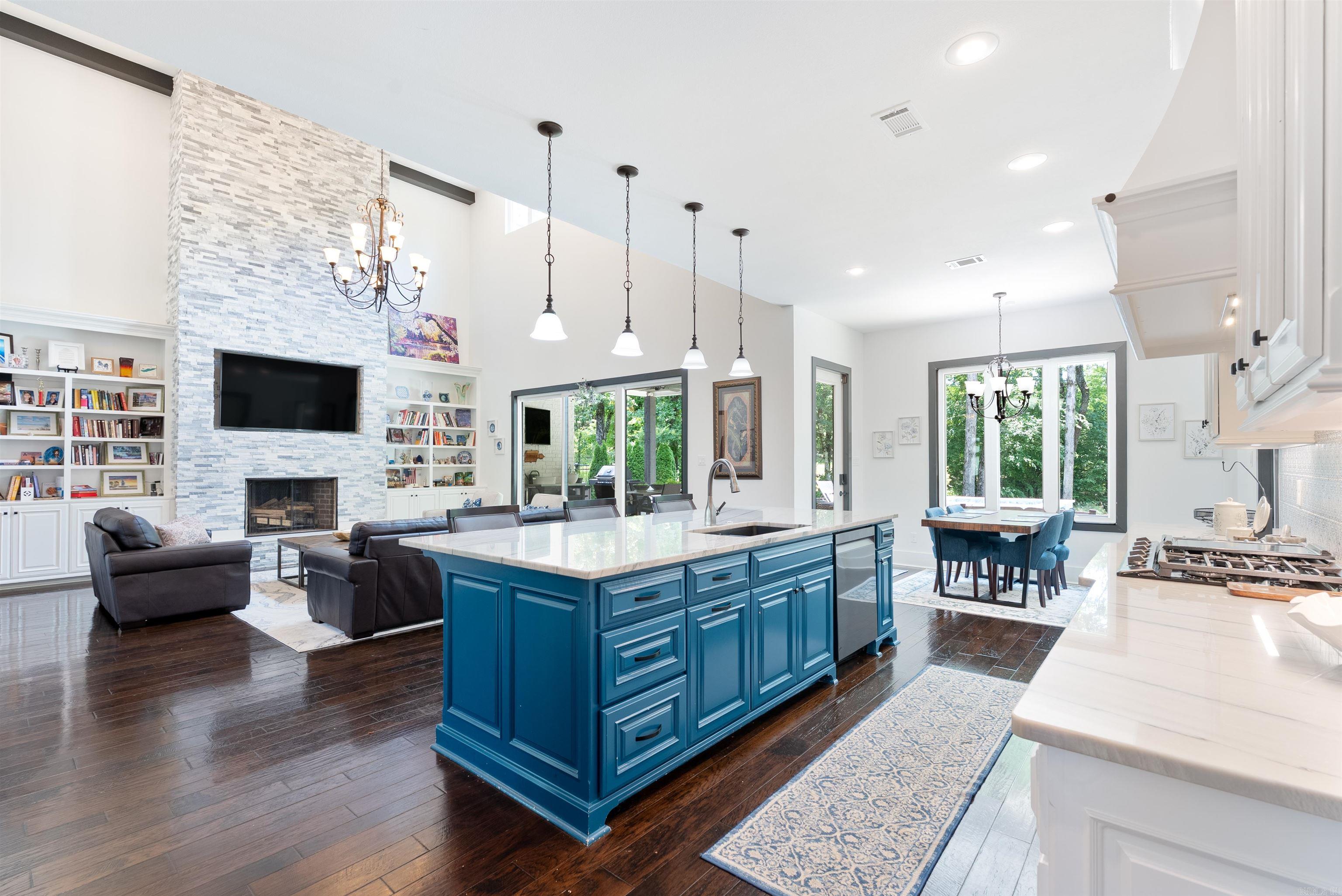 OAK CREEK SUB - Residential